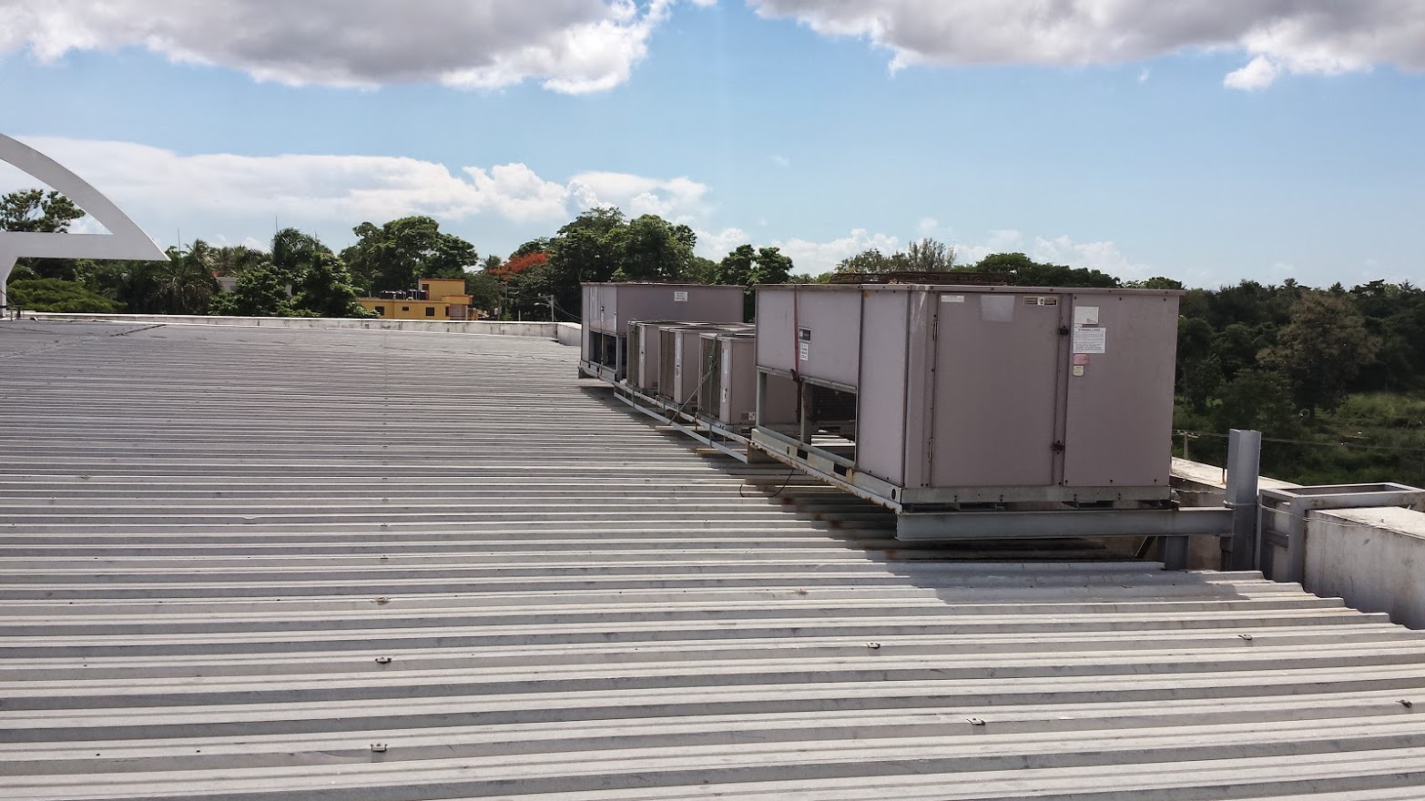 Sistema de aires acondicionados centrales.