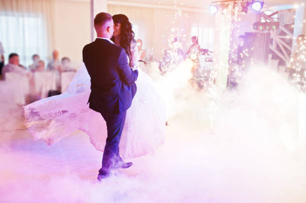 https://0201.nccdn.net/4_2/000/000/076/de9/bride-_groom_-smoke-machine_3_.jpg