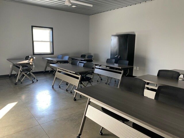 https://0201.nccdn.net/4_2/000/000/076/de9/classroom-1-640x480.jpg