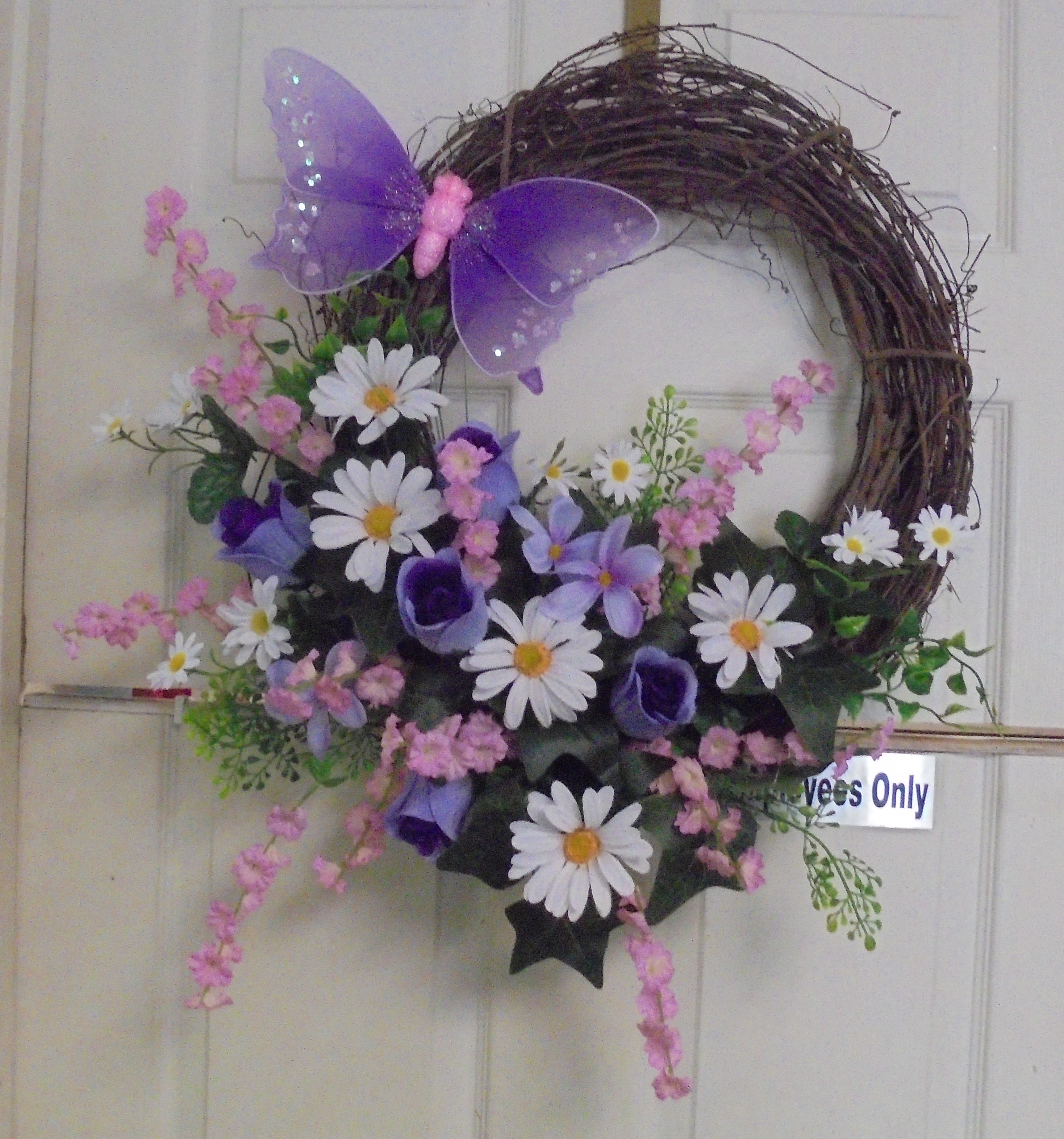(26) "Grapevine" Wreath
W/ Butterfly
$60.00
