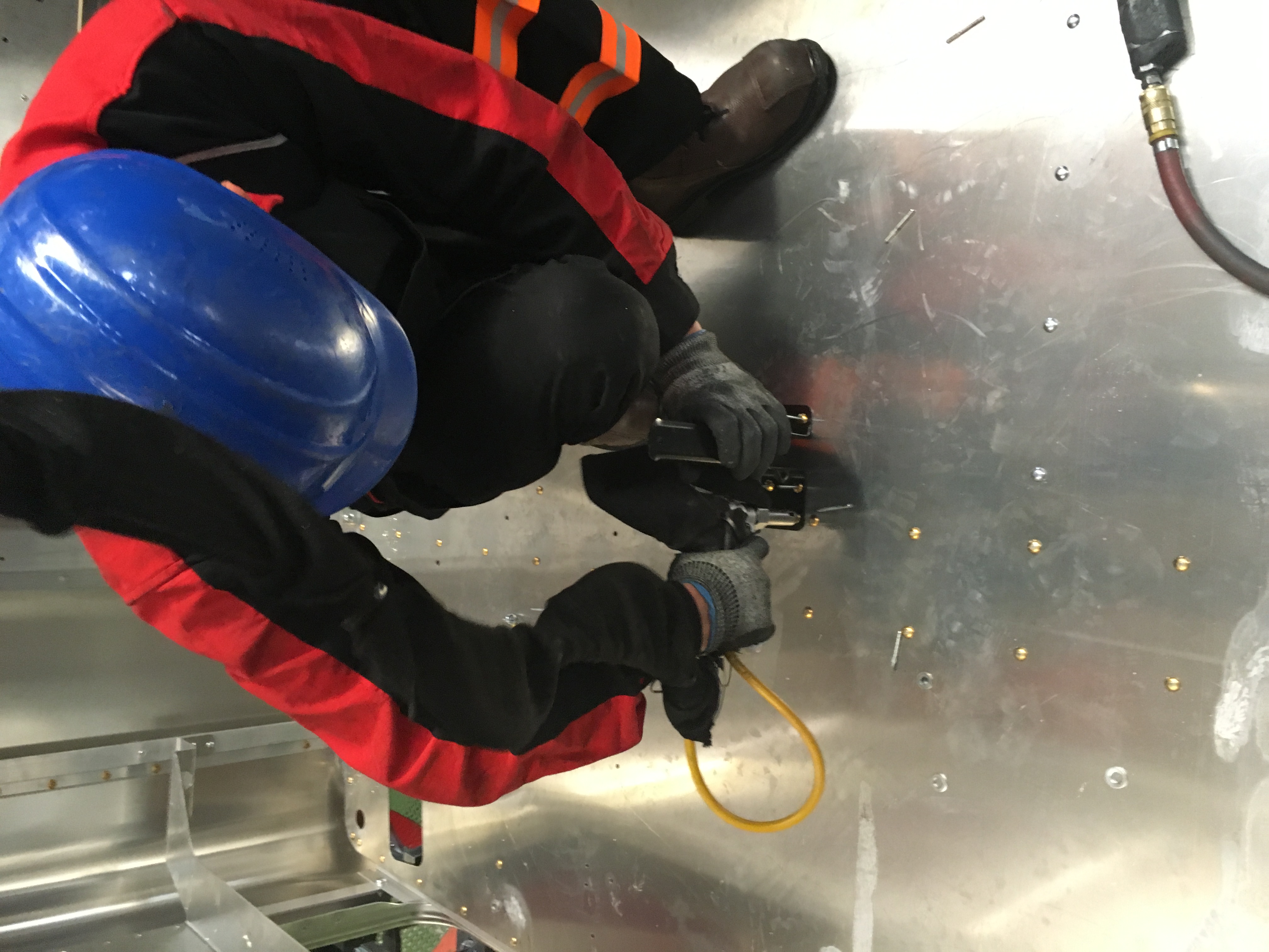 Ensamble de la estructura de la cabina de tractocamiones en OEM´s