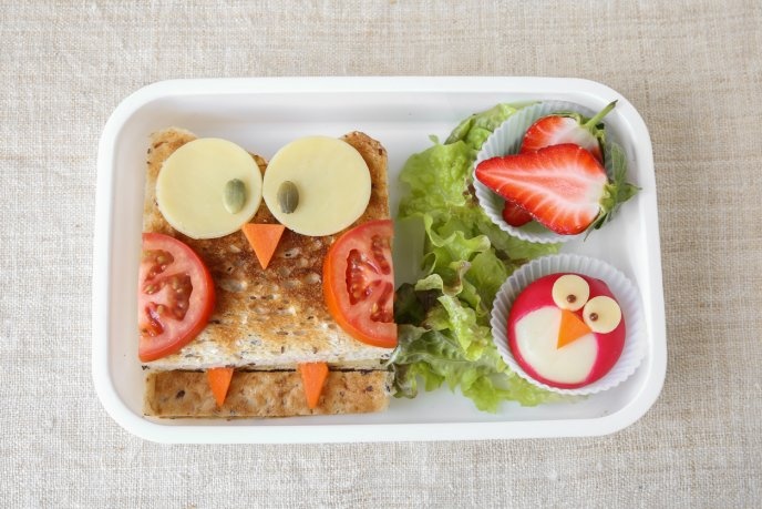 https://0201.nccdn.net/4_2/000/000/076/de9/lunch23-688x459.jpg