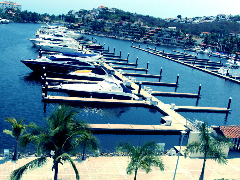 https://0201.nccdn.net/4_2/000/000/076/de9/marina-ixtapa-6.jpg