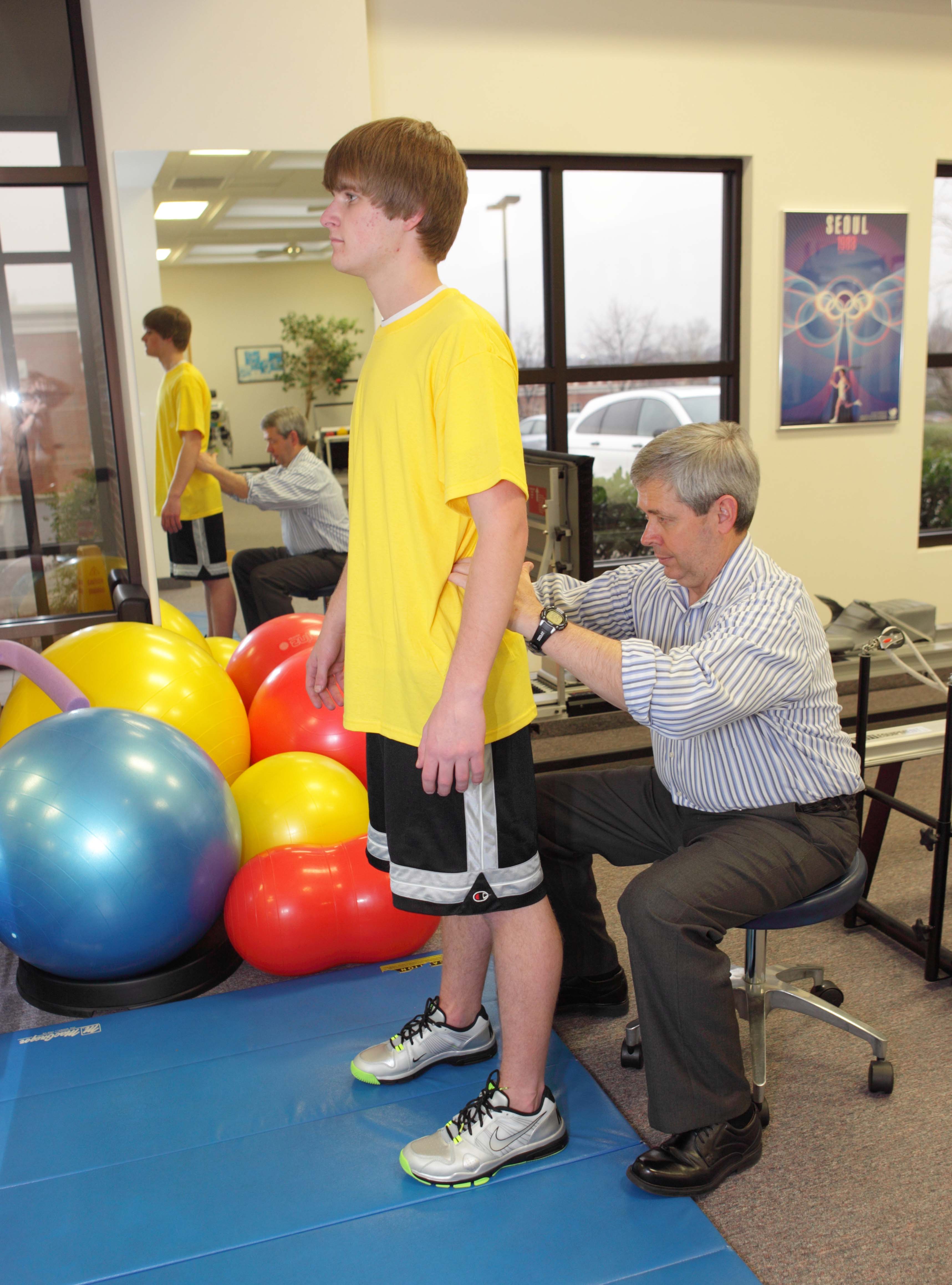 Scoliosis, pelvic asymmetry, sacral torsion, leg length discrepancy