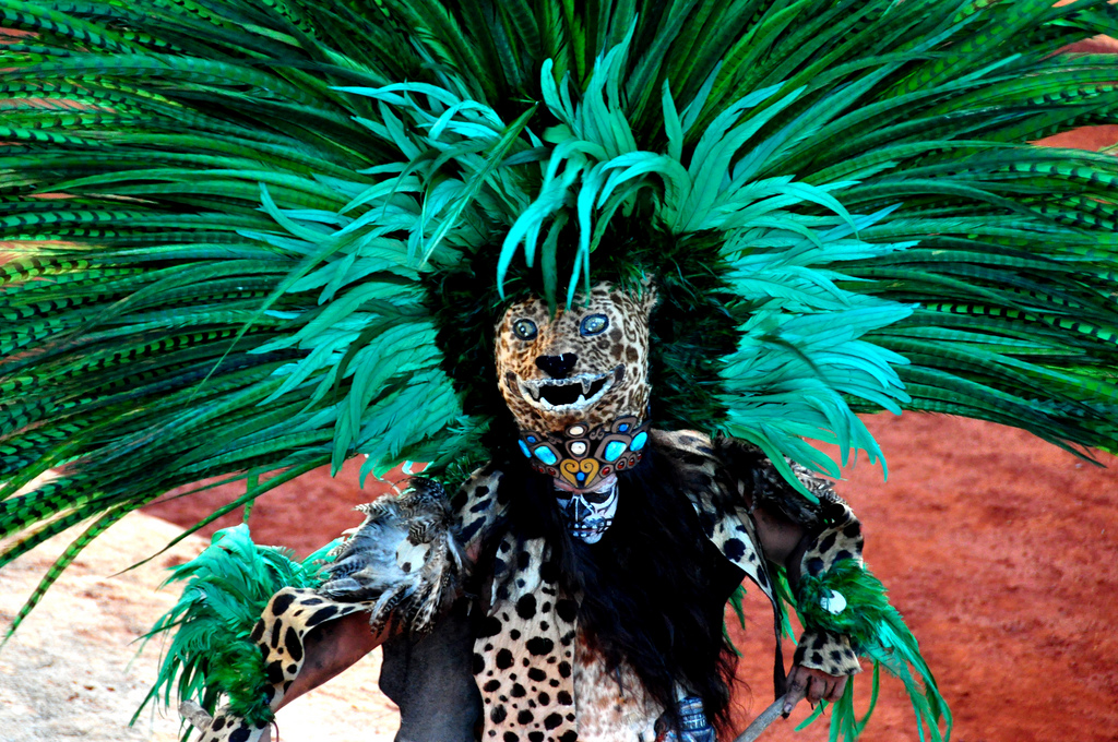 AVERIGUA A QUIEN PERTENECÍAN ESTAS VESTIMENTAS, EXTRAORDINARIAS