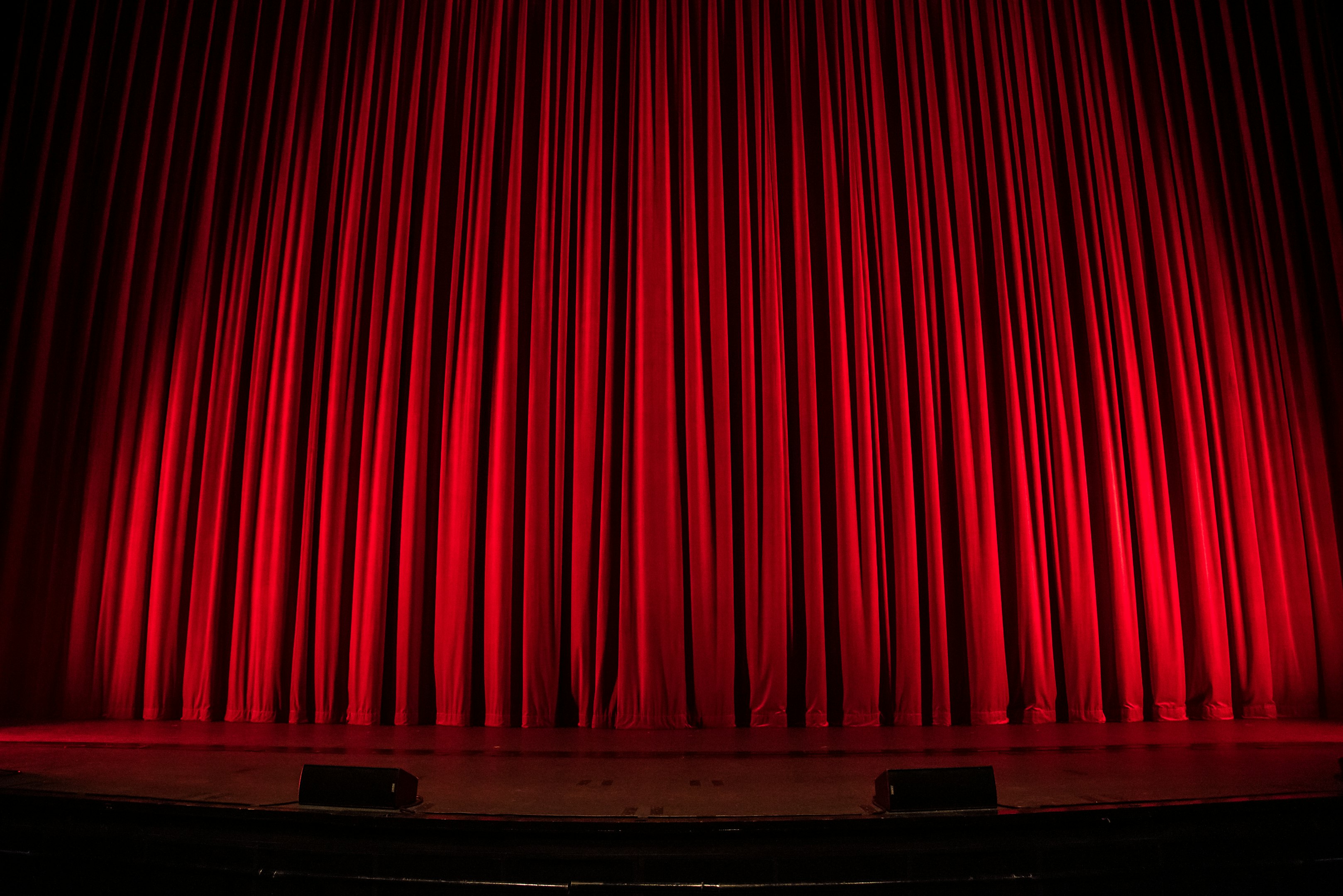 cortina de teatro vermelha