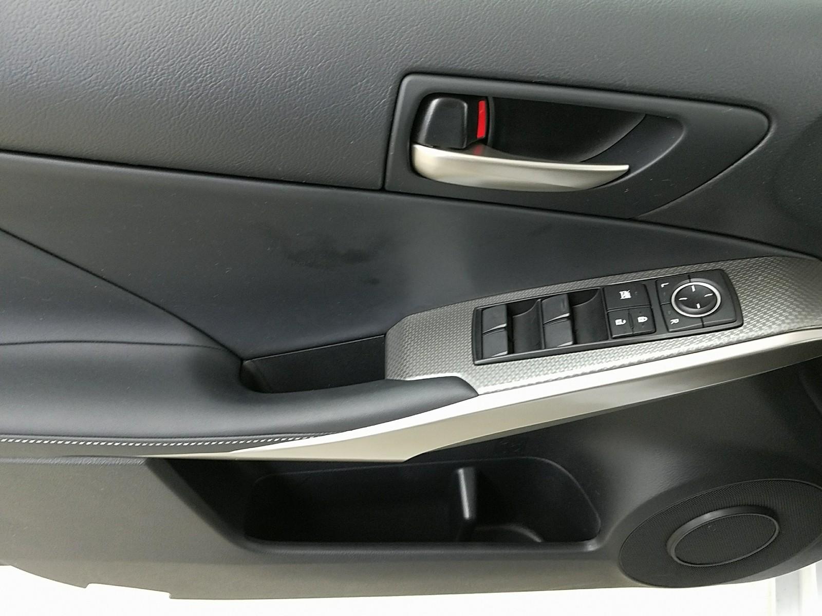 DRIVERDOORPANEL