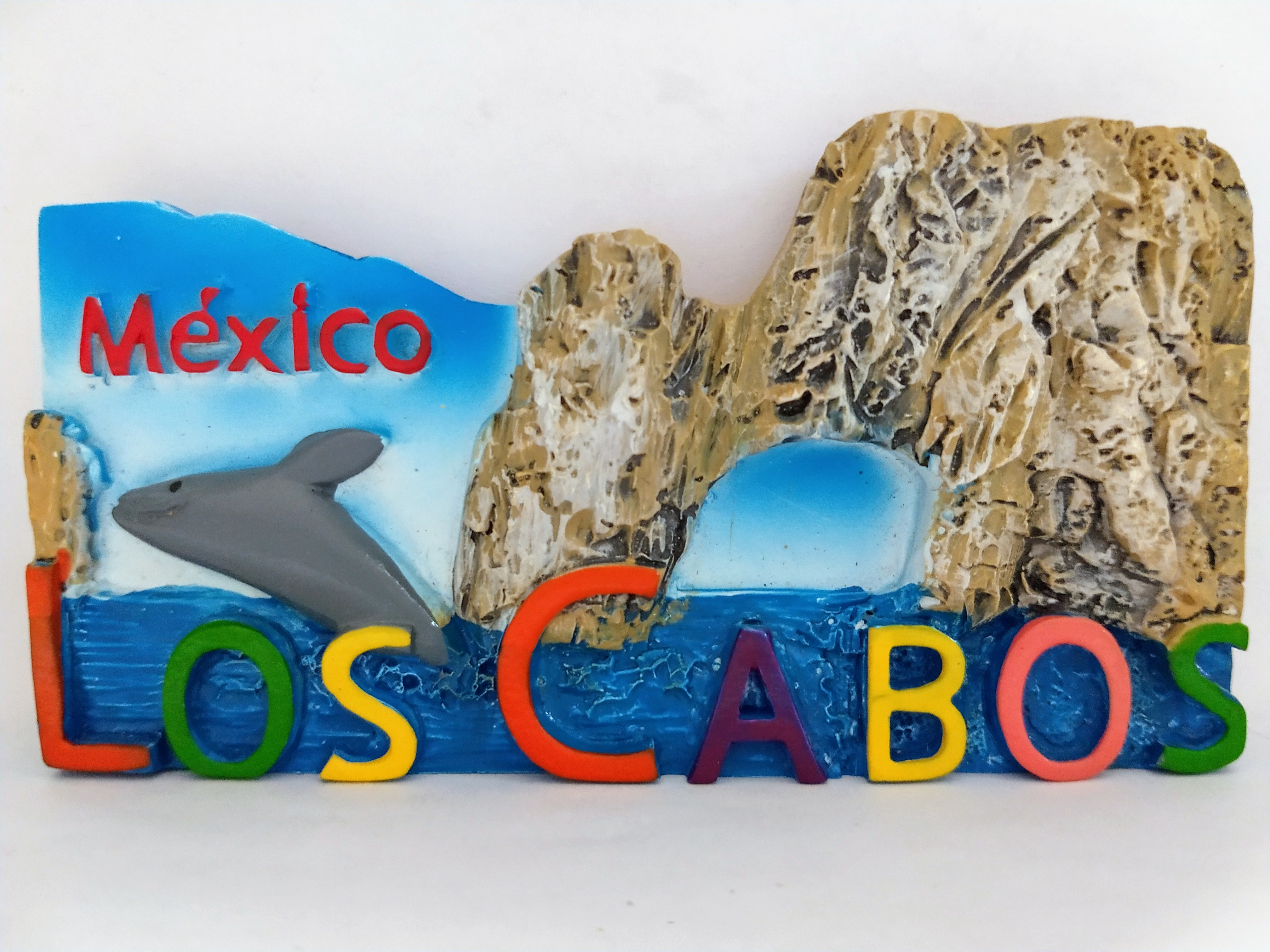 IMÁN DE RESINA LOS CABOS
 PINTADO A MANO
10.5cm Ancho
5.5cm Alto