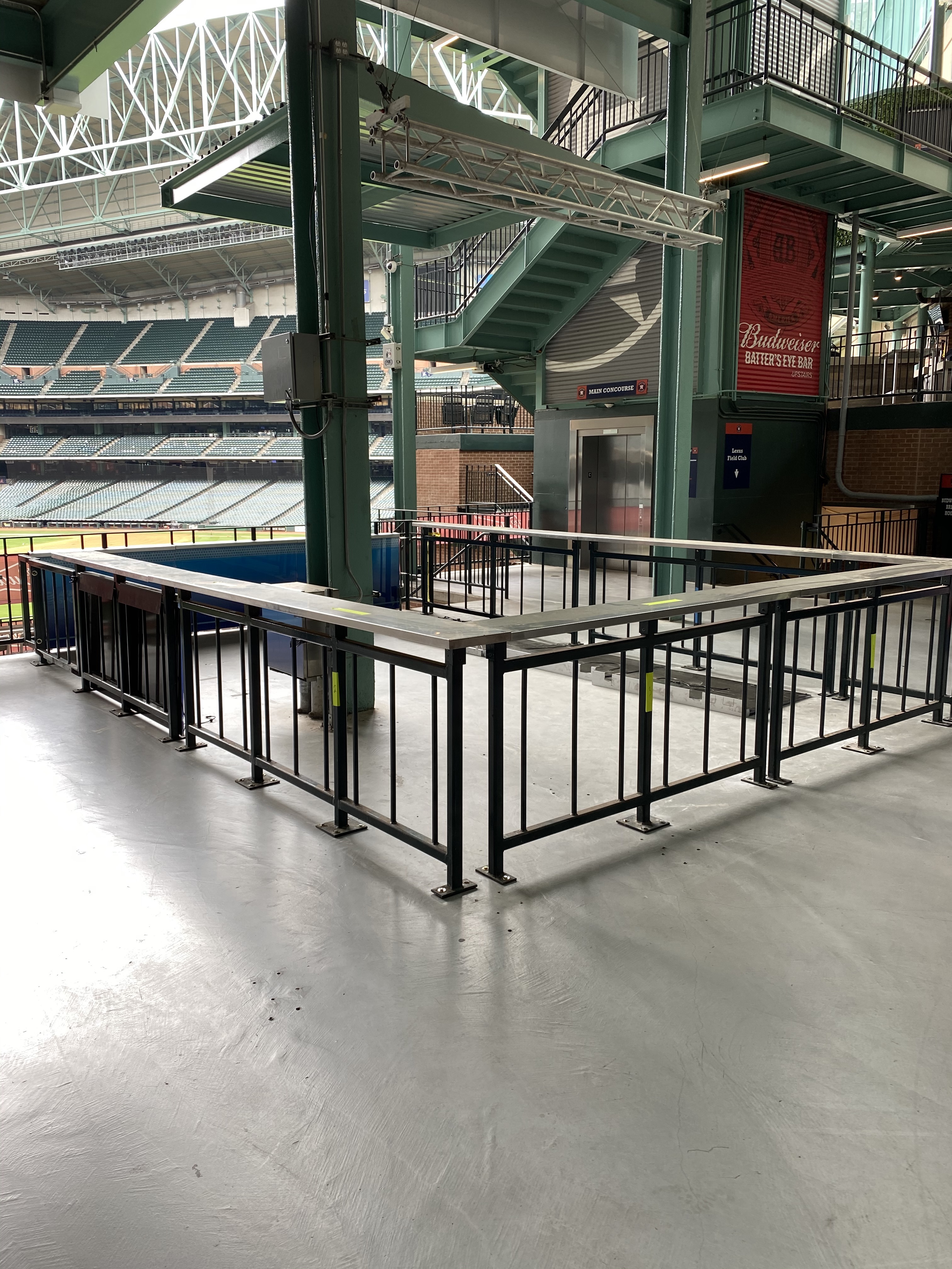https://0201.nccdn.net/4_2/000/000/079/c81/astros-rail5.jpg