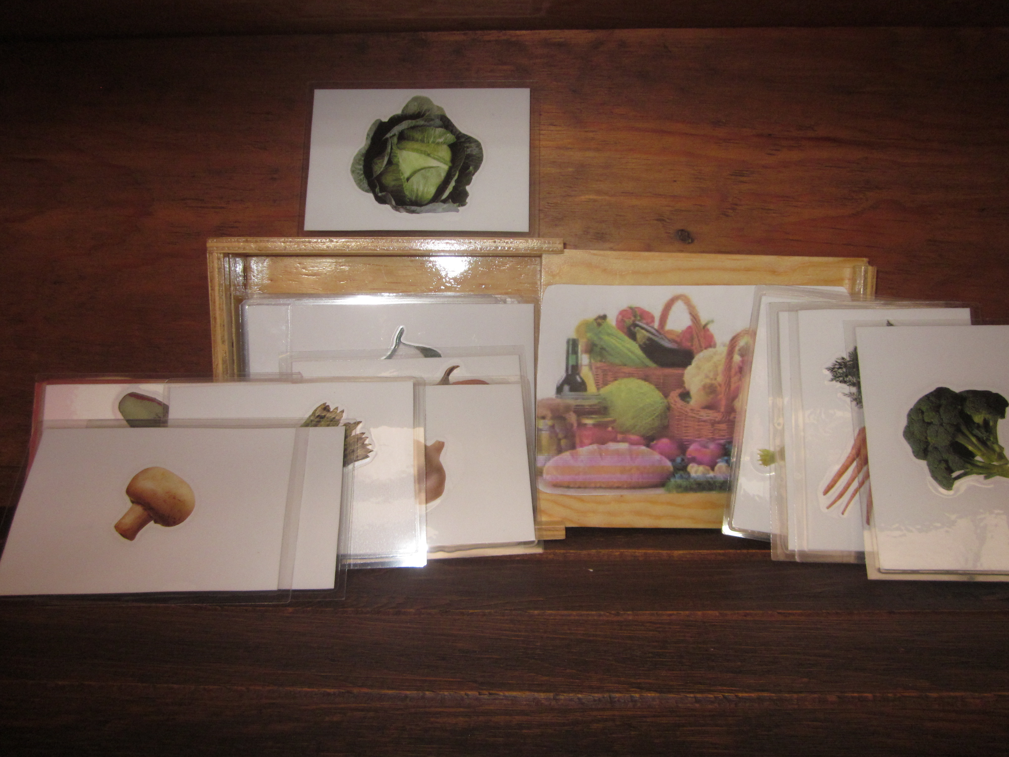 33 TARJETAS VERDURAS CON CAJA
CIM 275 NO

$595.00