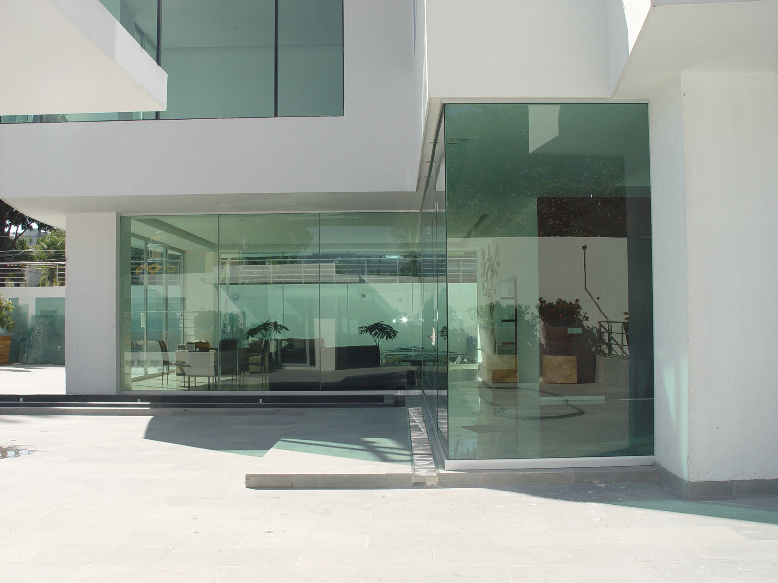 Ejemplo de cancel con vidrio tintex.