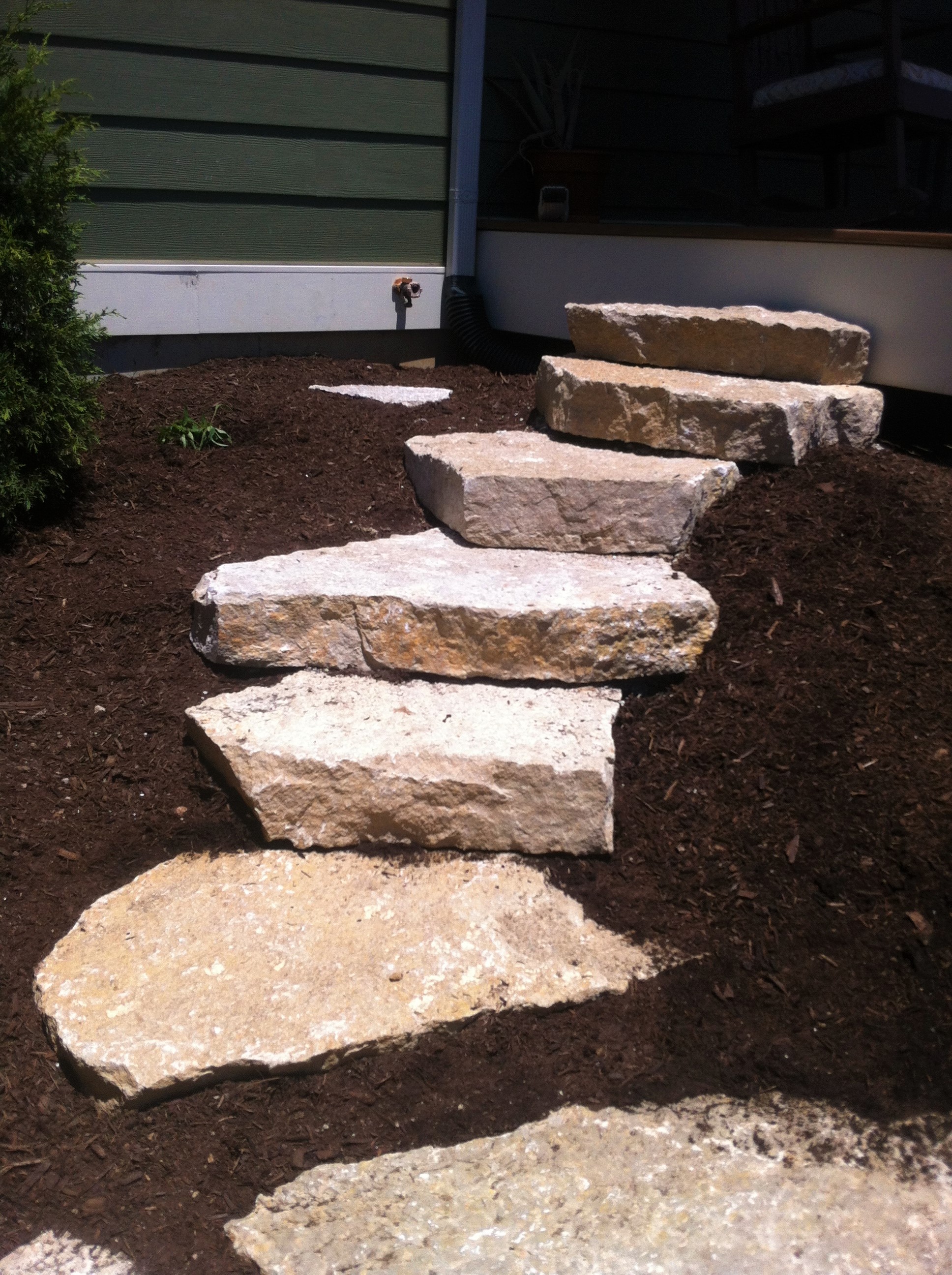 https://0201.nccdn.net/4_2/000/000/079/c81/ew-gold-steps.jpg