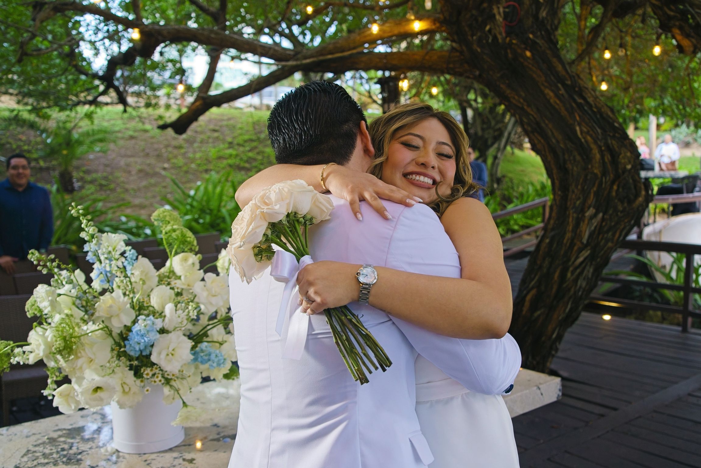 https://0201.nccdn.net/4_2/000/000/079/c81/luxartifices-wedding-navios-cancun-bride-and-groom-sunset005.jpg