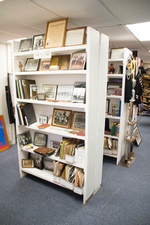 https://0201.nccdn.net/4_2/000/000/079/c81/shelves-213x320.jpg