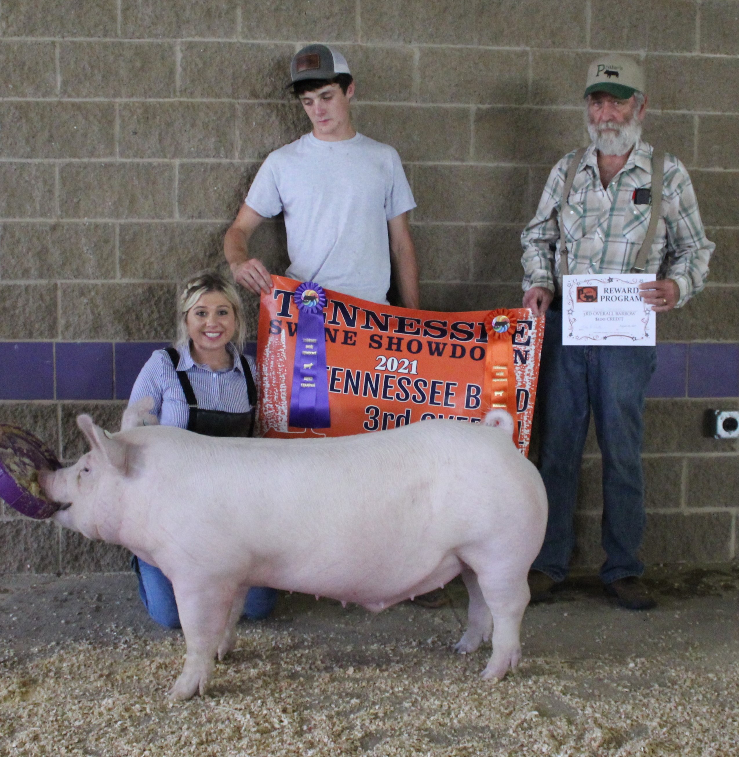 Lena Stricklen
2021 TN Swine Showdown
Champion Yorkshire Barrow
(TN Bred)
3rd Overall Barrow (TN Bred)