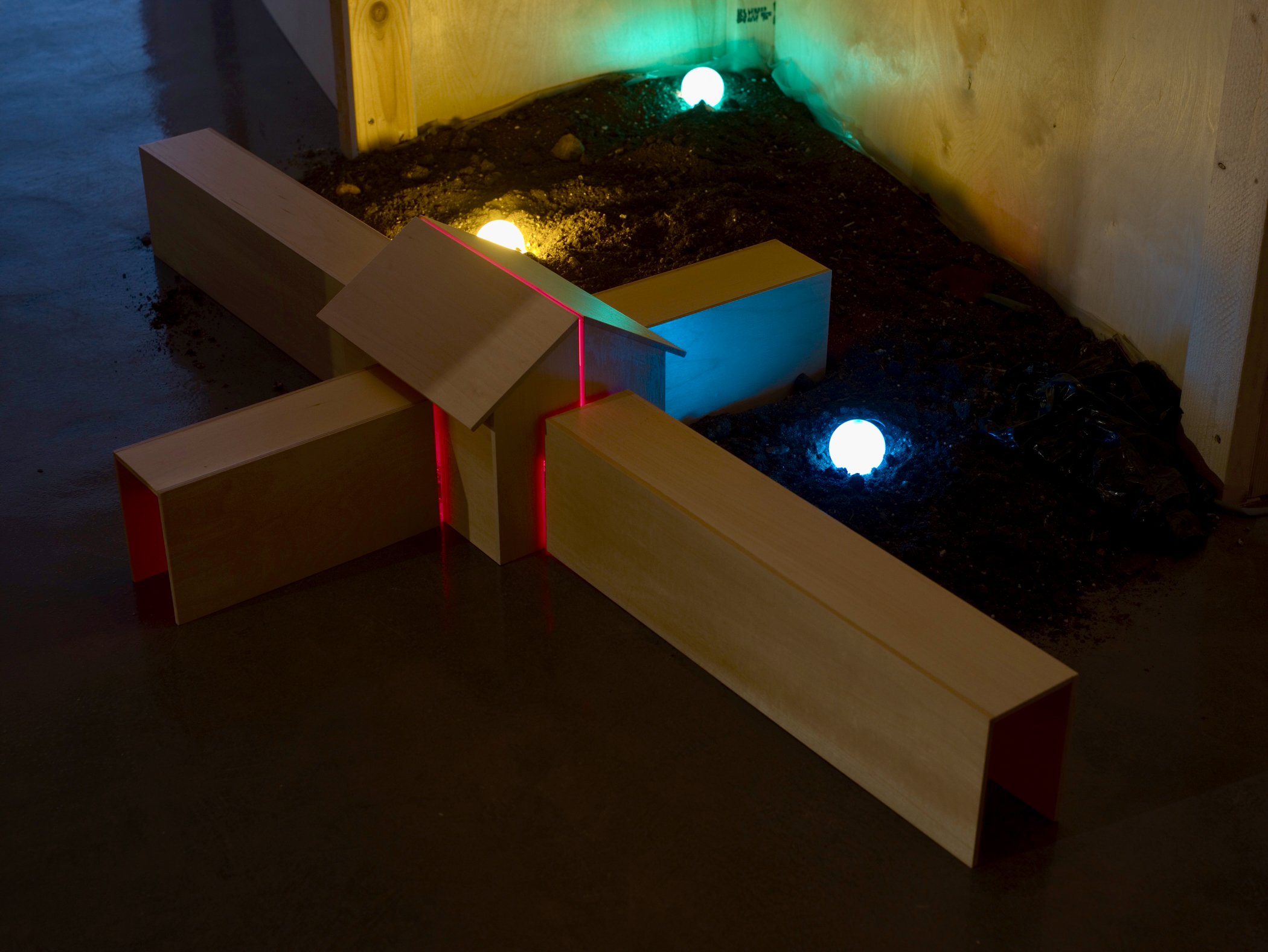https://0201.nccdn.net/4_2/000/000/07a/dbb/radetzki-lov-portal-sculptures---2.jpeg