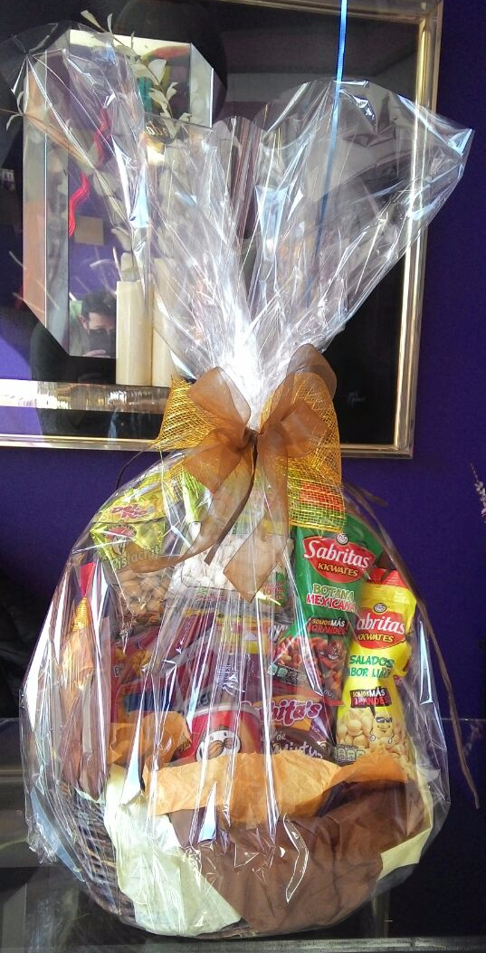 Canasta de botanas.
$850