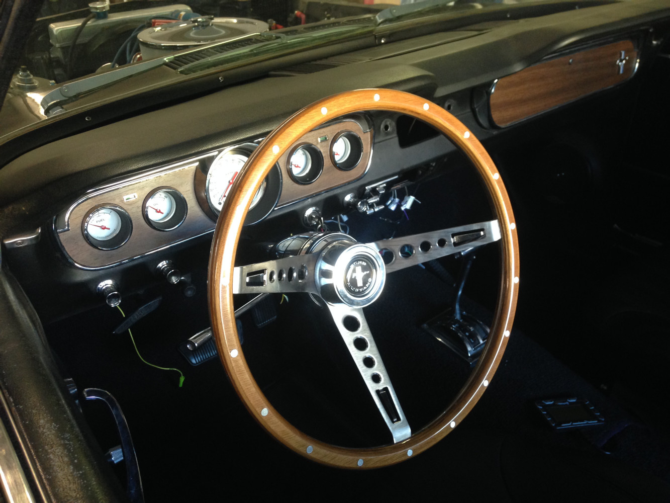 New Gauges, glove box and steering wheel 