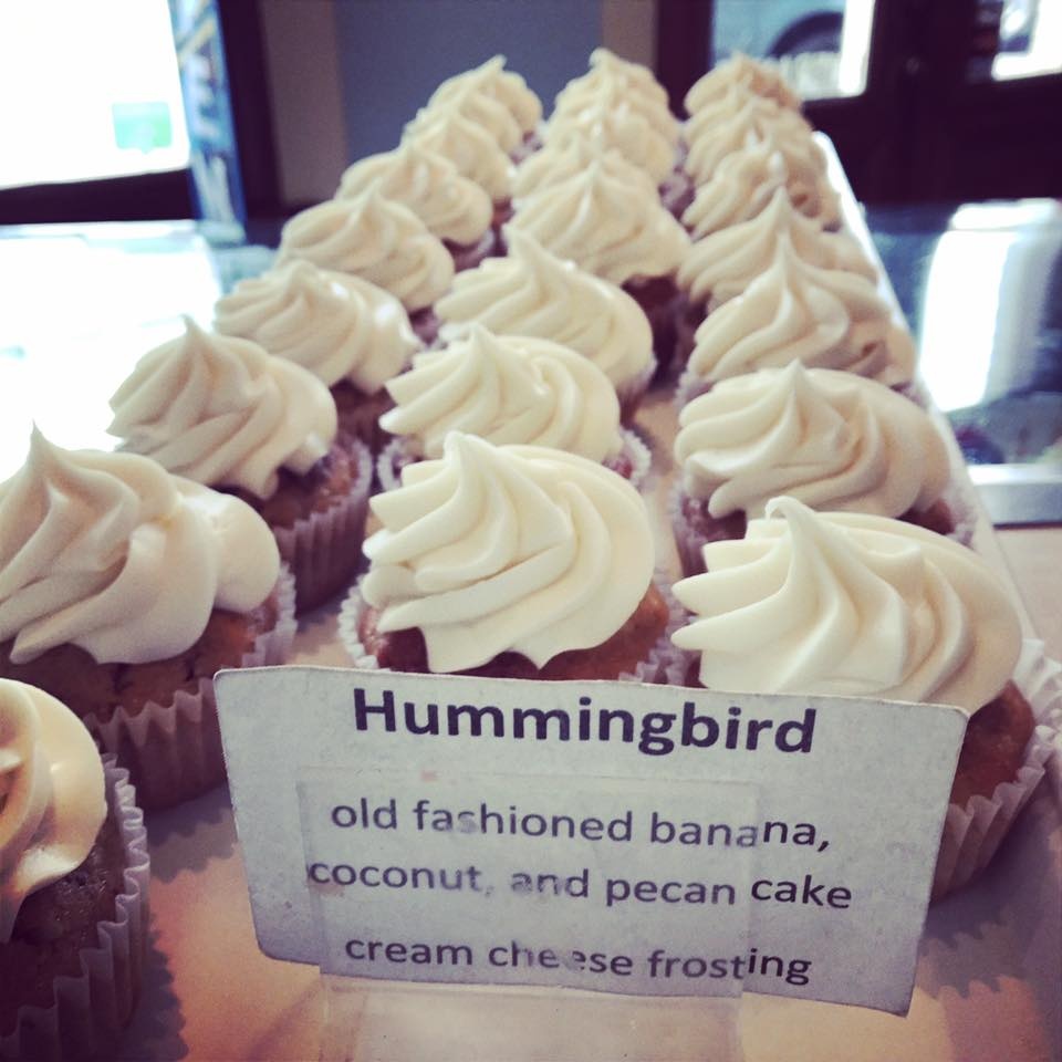 https://0201.nccdn.net/4_2/000/000/07d/95b/BananaCoconutPecanCupcake-960x960.jpg