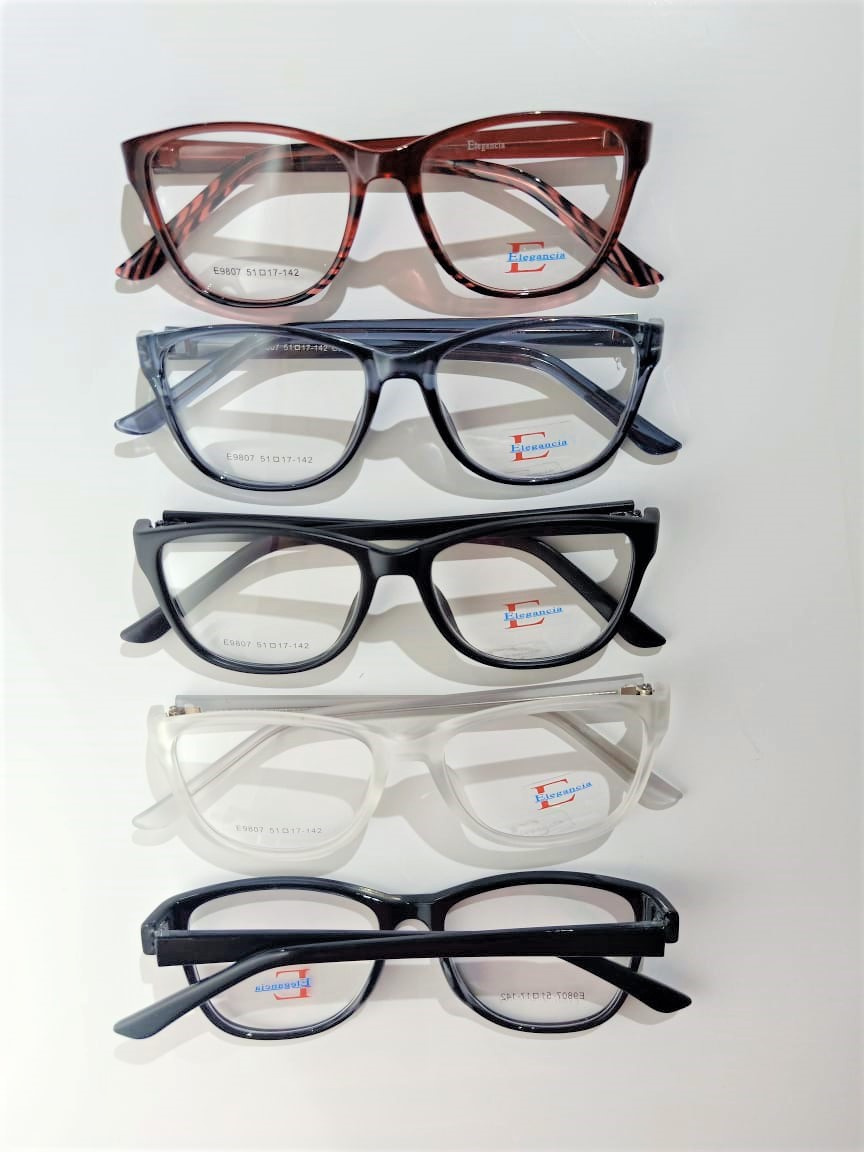 Modelo: E9807
Colores: Rojo, Negro brilloso, Gris, Blanco y Negro mate