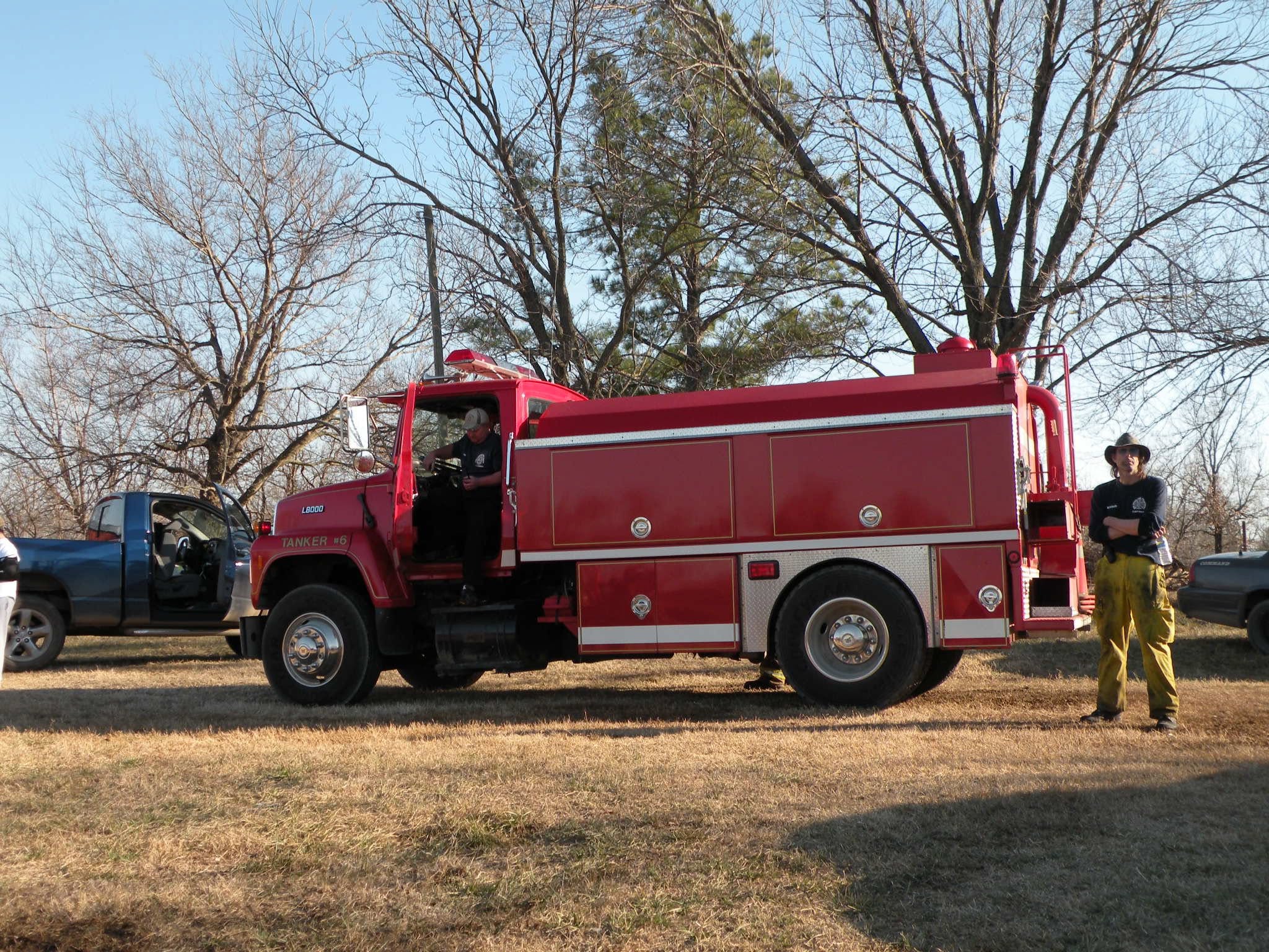 https://0201.nccdn.net/4_2/000/000/07d/95b/ford-tanker-earlier.jpg