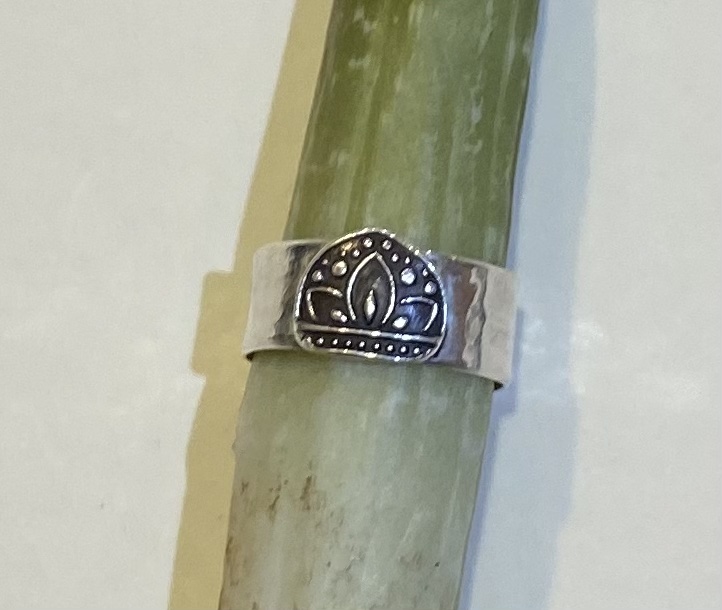 Lotus PMC Band Ring EM 182
Sterling
$50.