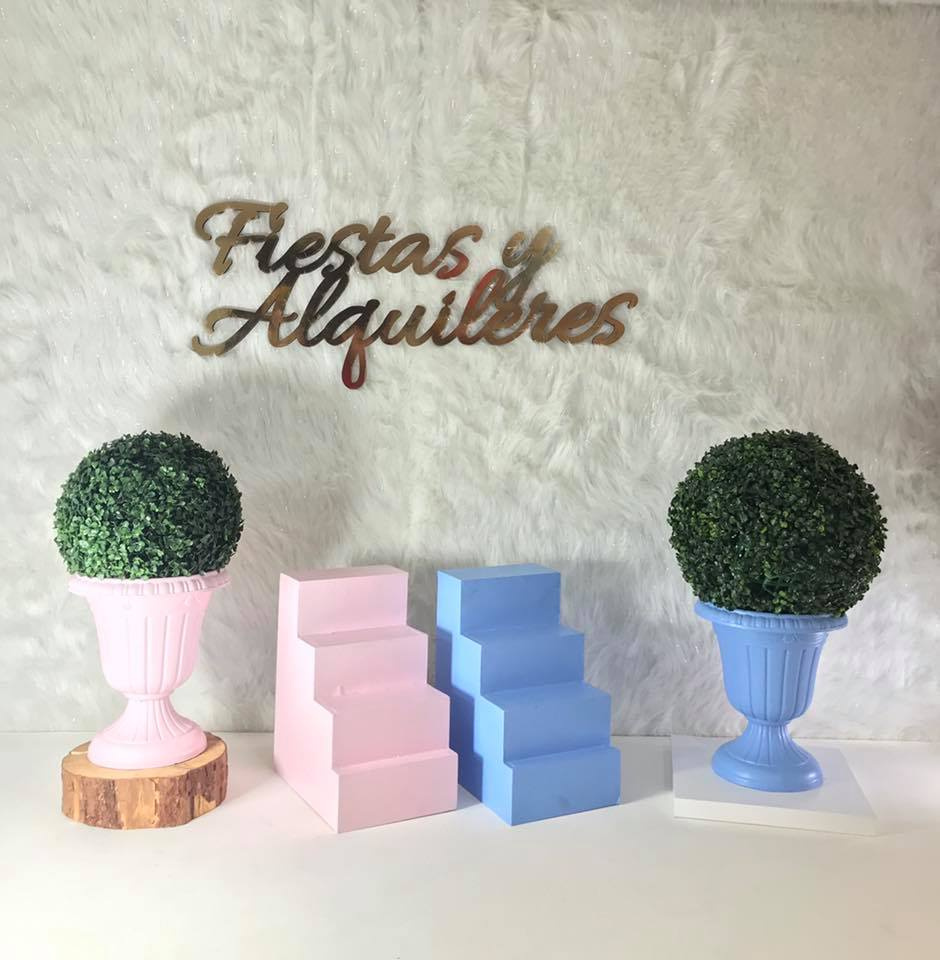 Florero Imperial#1 
Color Azul o Rosado 
Precio de Alquiler 20.000

Tronco Mediano 10.000
Escalera de Mesa Color Rosado o Azul 30.000