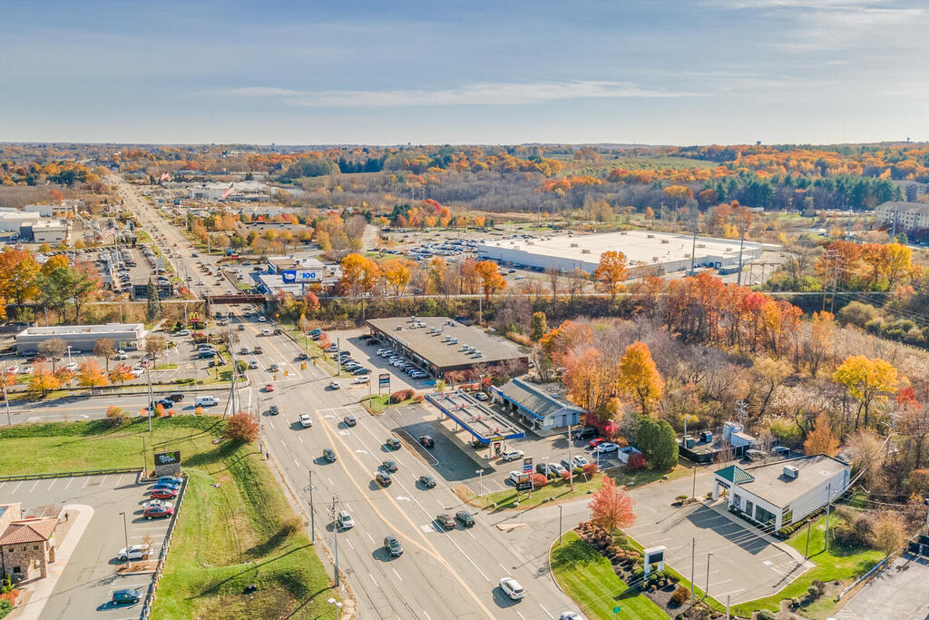https://0201.nccdn.net/4_2/000/000/07d/dee/150-andover-st-peabody-ma-010-010-aerial-photo11-mls_size.jpg