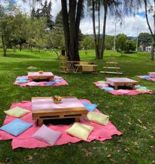 1Mesa Picnic Baja
1m x 1.17cm por 50.000
6 cojines 30.000
4 Tiras de manta 15.000
1 Camino de Mesa 10.000
Precio combo $ 80.000