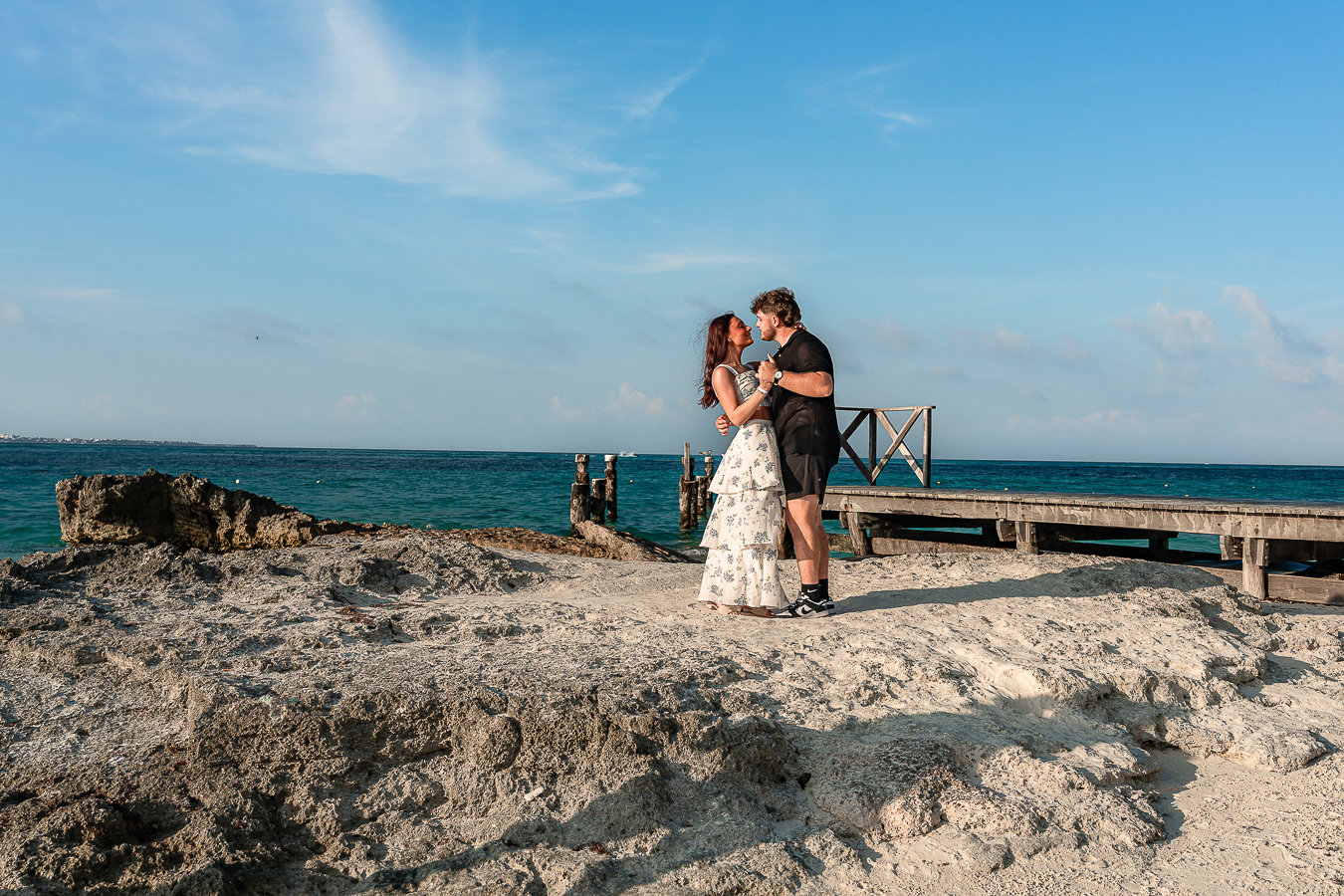 https://0201.nccdn.net/4_2/000/000/07d/dee/romantic-proposal-in-cancun-sunset--riu-palace-las-americas-canc.jpg