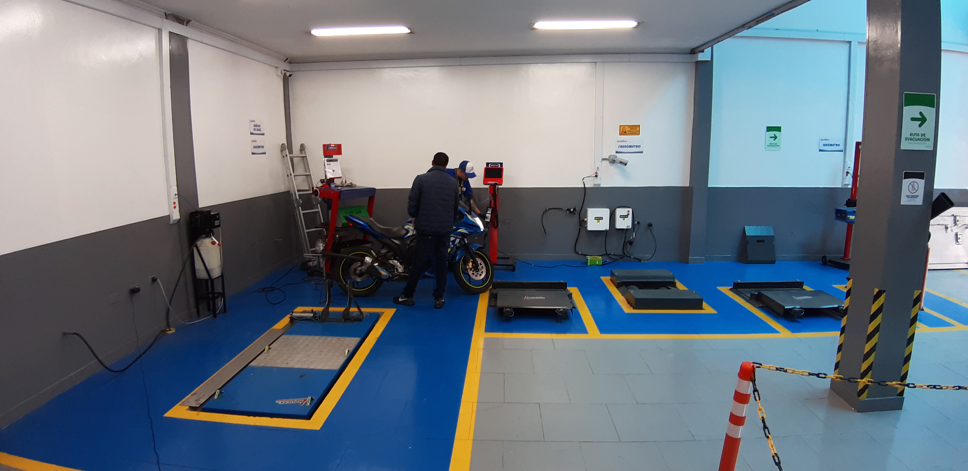 Centro de Diagnostico Automotor CDA Motolista Pista de inspección