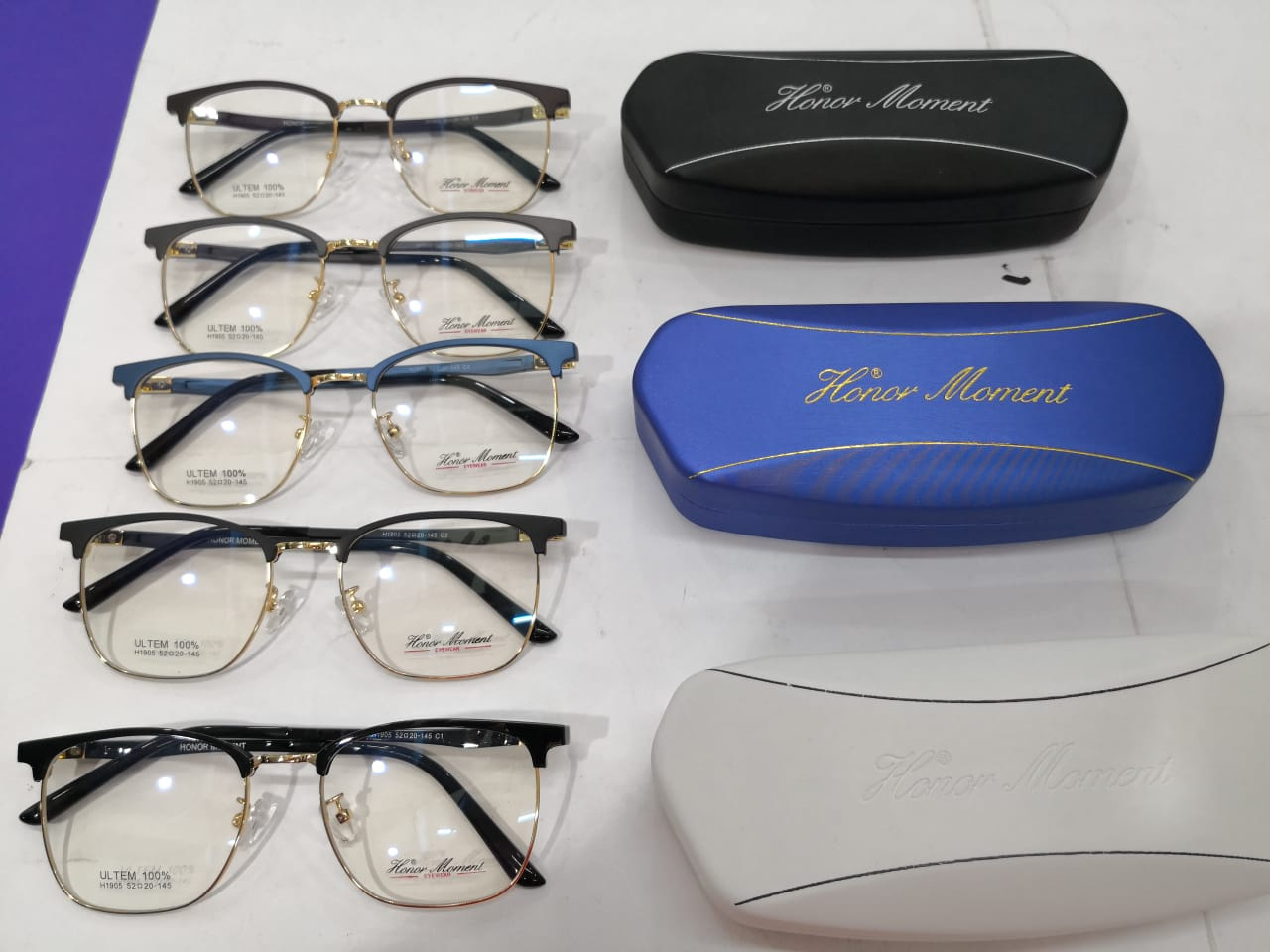 Modelo: H1905
Colores: Negro, Gris y Azul