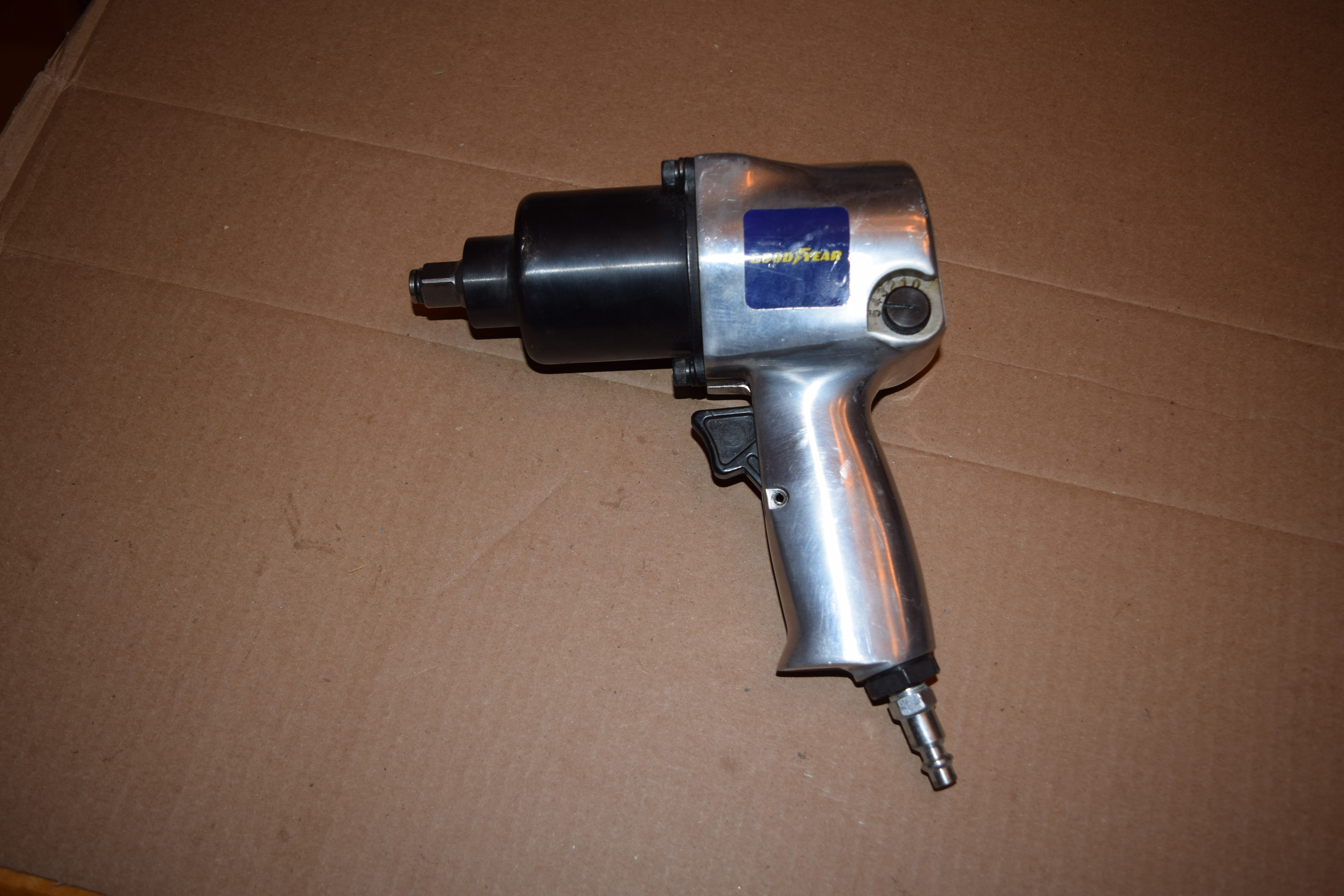 Pneumatic 1/2" Impact Wrench (6300rpm, 5cfm, by Goodyear)