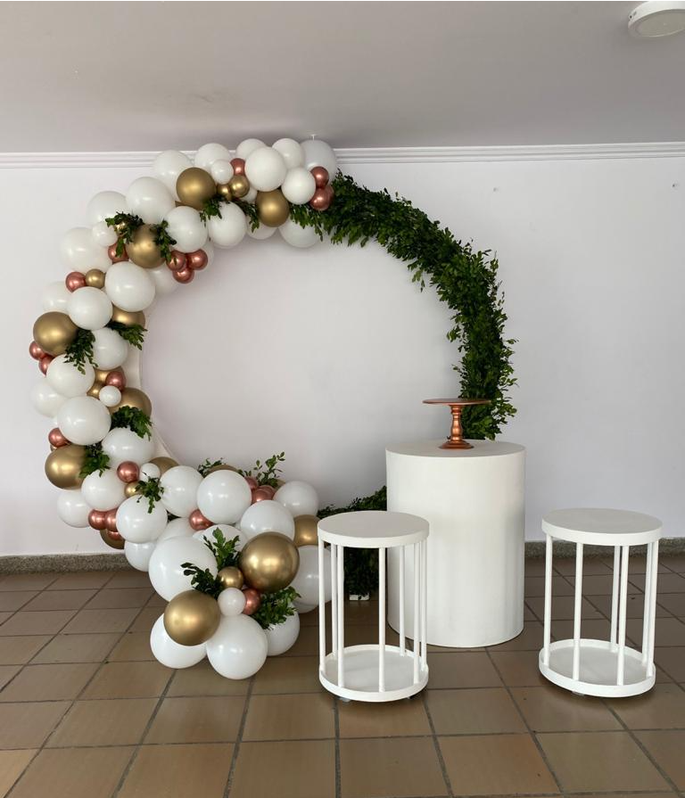 Panel Circular Hueco
Con follaje natural y guirnalda de globos
$400.000 Alquiler
( Se diseña a los colores que gustes )