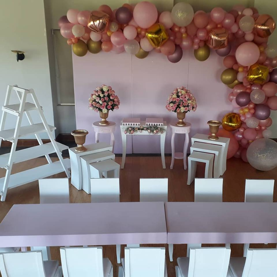 Mesa de niños tapizada color rosado
Alquiler $50.000
Sillas Venecia para niños
Alquiler
$ 8.000
Sillas Napoleon/napoleon para niños
Alquiler