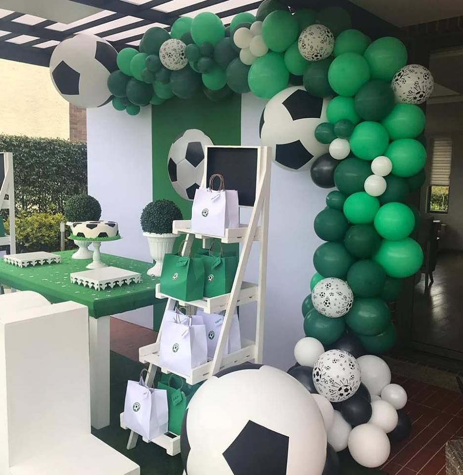 https://0201.nccdn.net/4_2/000/000/081/4ce/DECORACION-FUTBOL-EN-VERDE-936x960.jpg