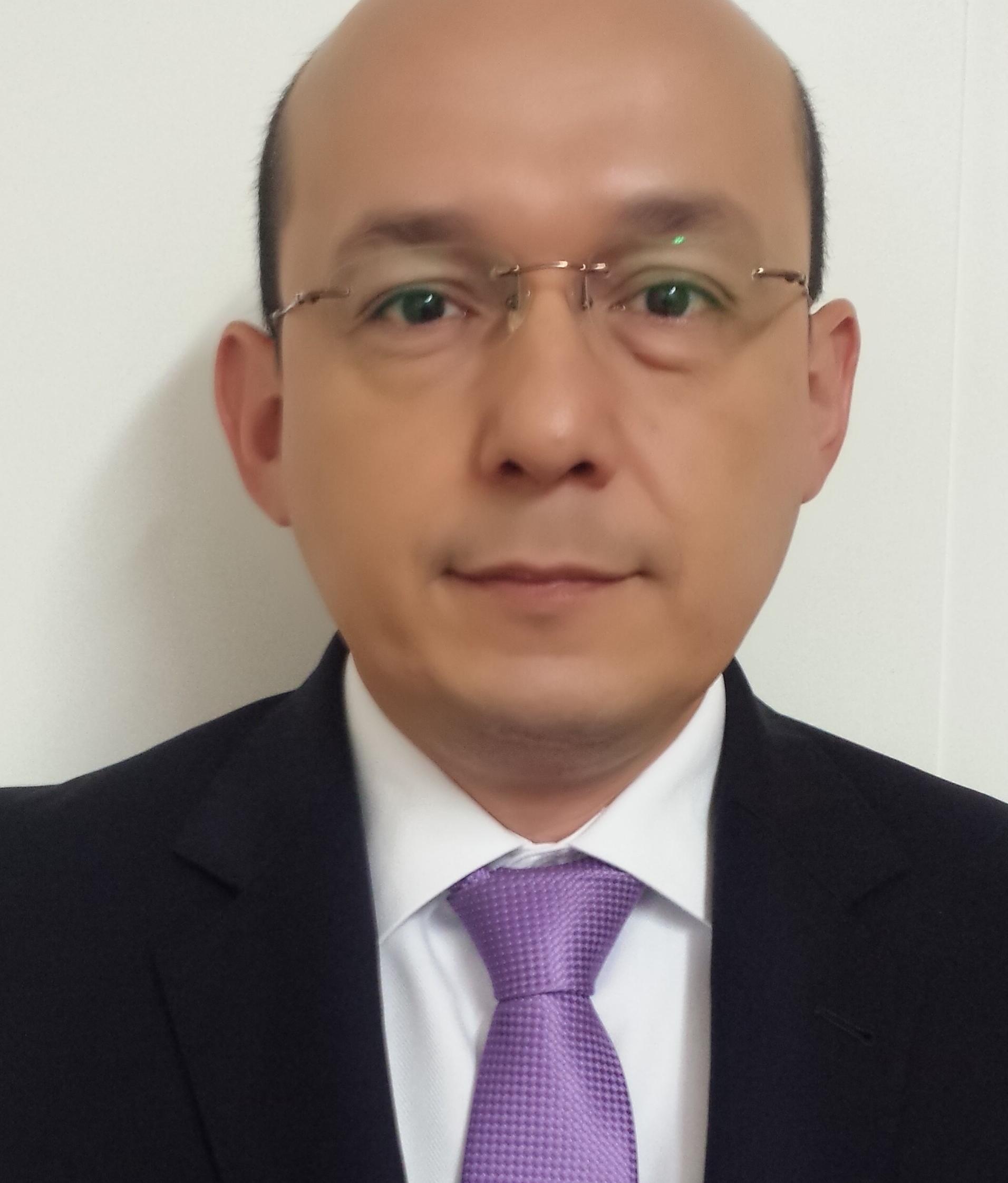 fotografía de enfoque selectivo del rostro de una mujer