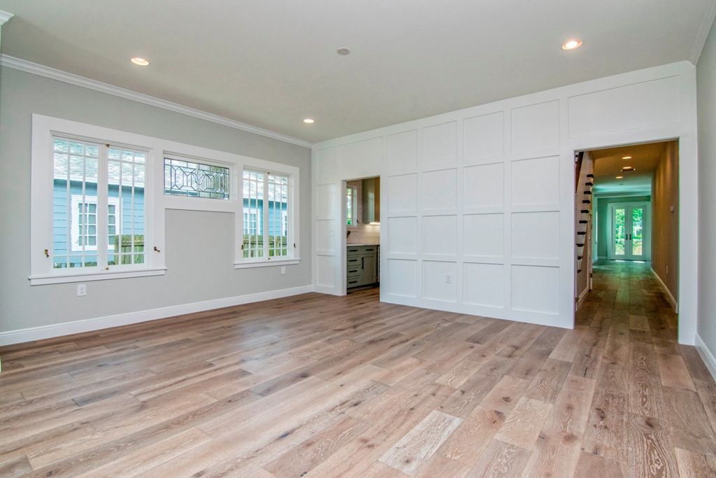 https://0201.nccdn.net/4_2/000/000/081/4ce/hyde-park-bungalow--4-.jpg