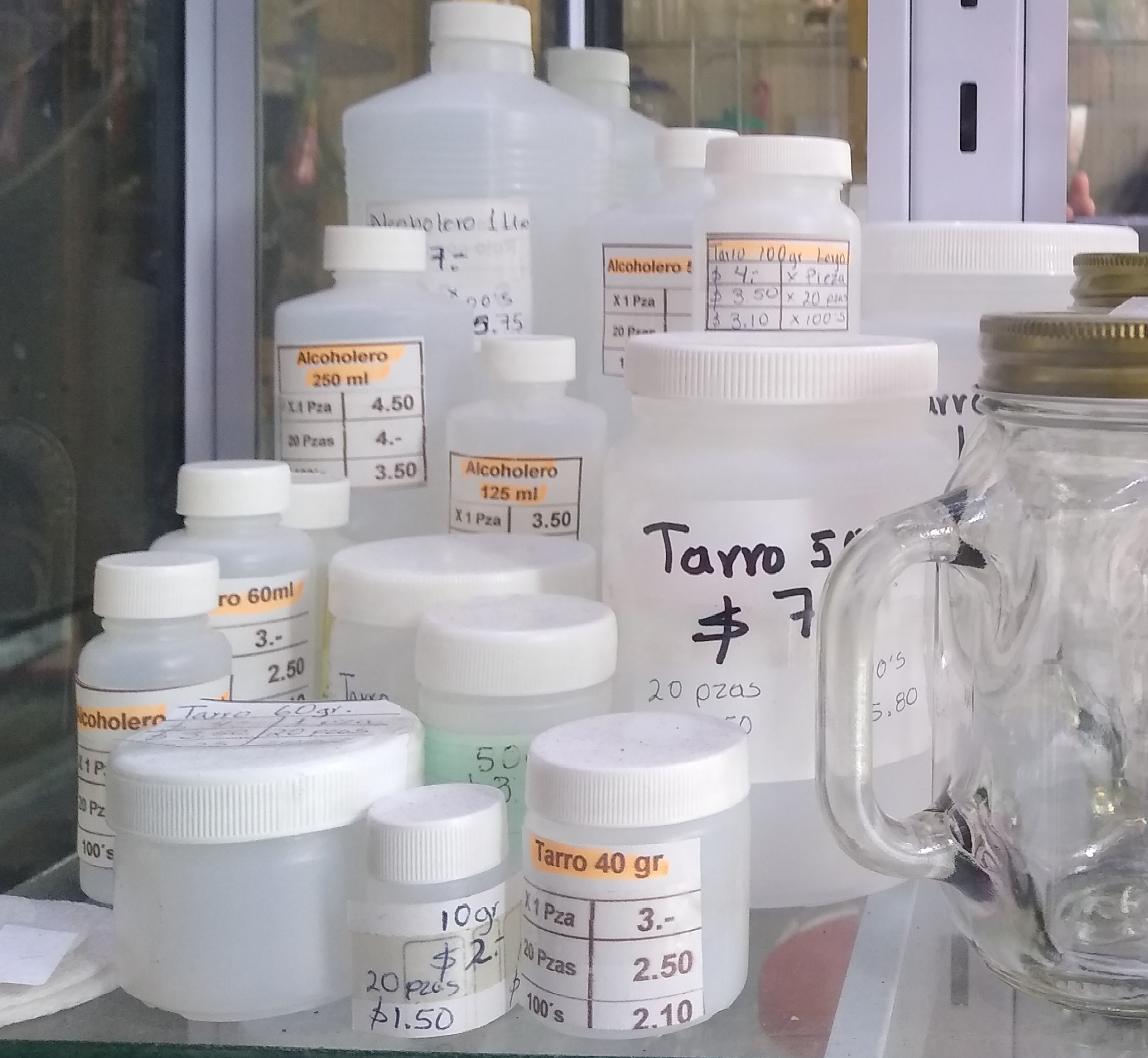 Tarros de plastico y botellas  PAD