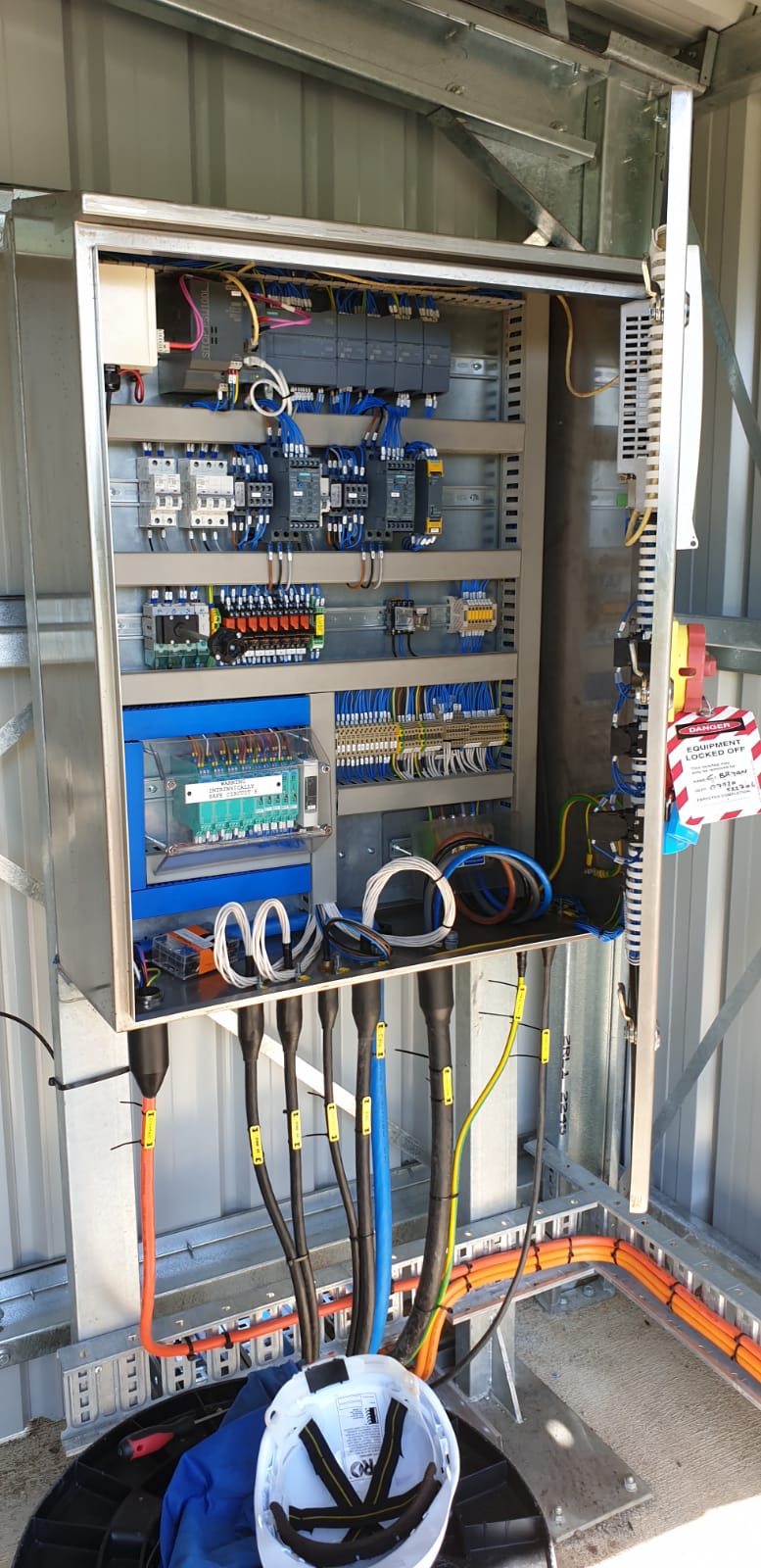 https://0201.nccdn.net/4_2/000/000/082/8ea/hazardous-area-control-panel-.jpg