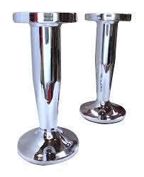              Pata para sofá 
             altura 
            115mm 
           Cromada