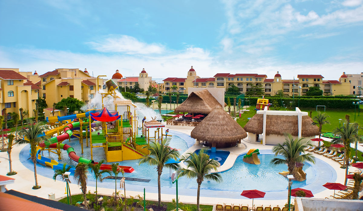 https://0201.nccdn.net/4_2/000/000/083/a27/hotel-waterpark.jpg