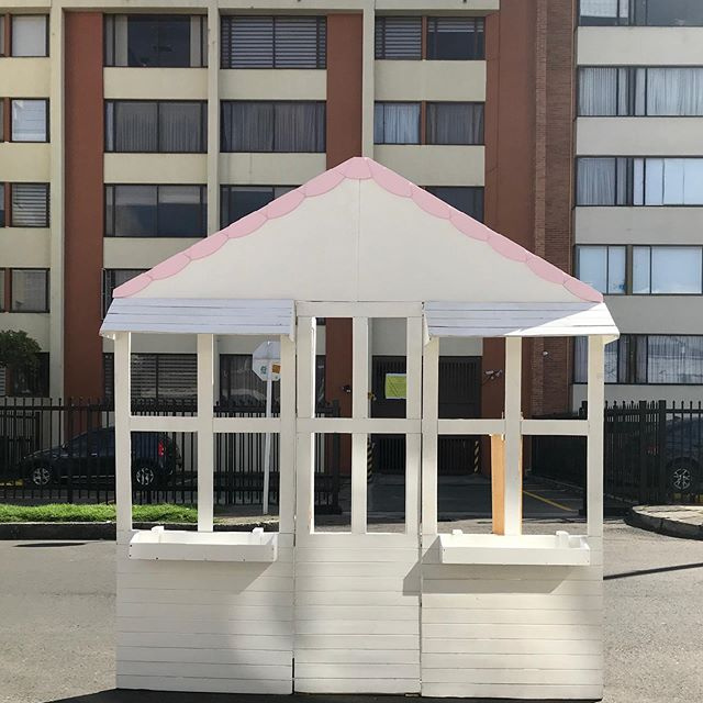 Ventanas 
Color blanco
3 metro alto X  2.73 M, 
Alquiler $320.000