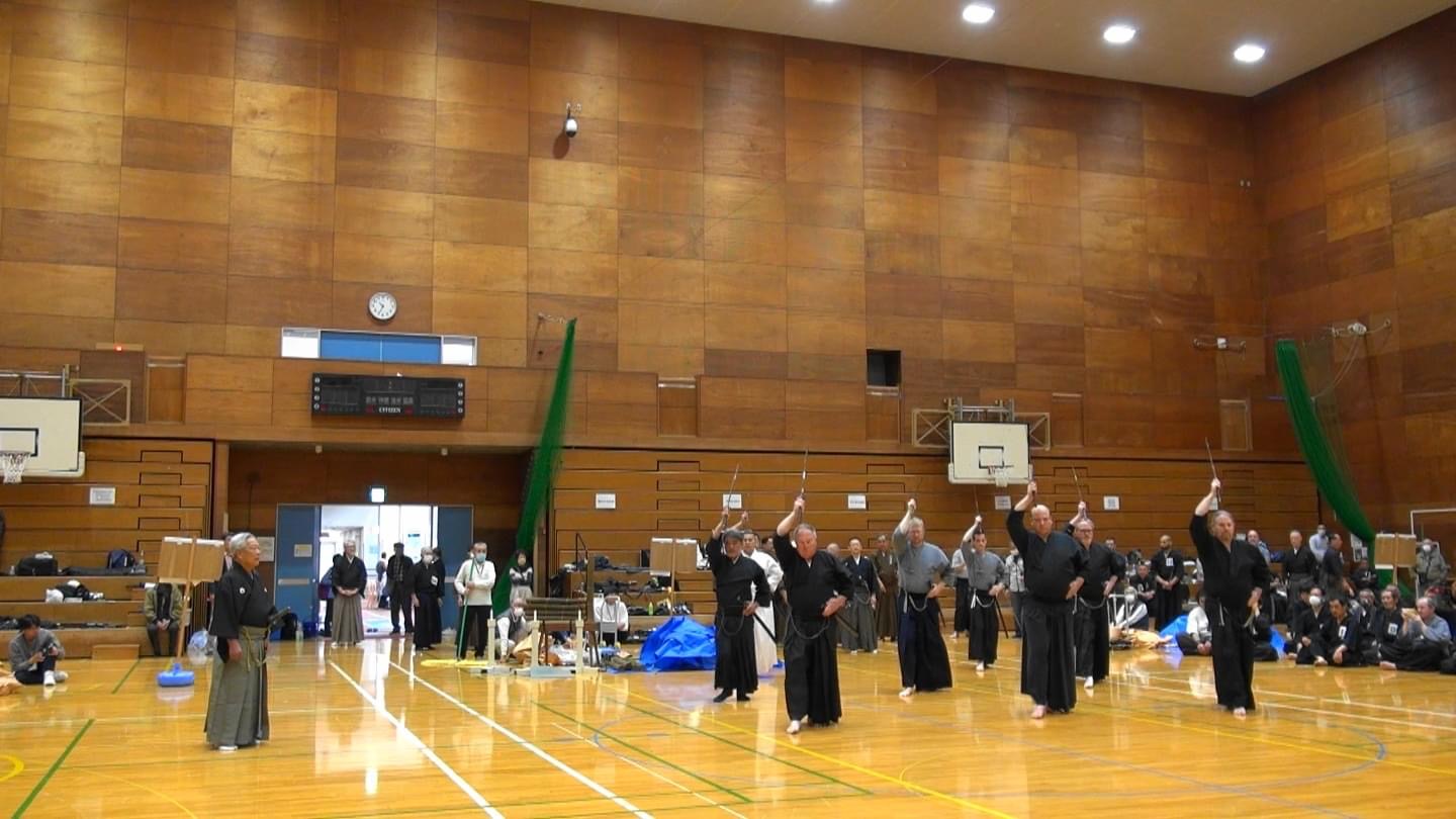 Embu by the senior international students of Toyama Ryu kata.