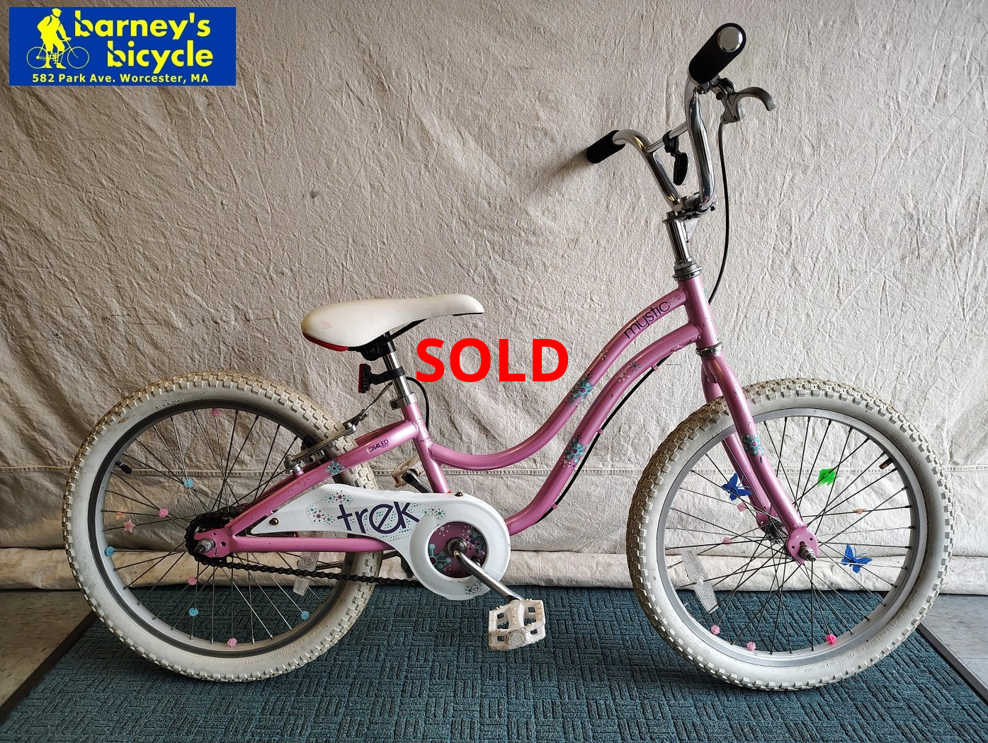 Trek Mystic 20
Wheel Size: 20"/ Ages 6-9 /
1 speed / Pedal Brake + Hand Brake
Price: $124.00 (Professionally Tuned)