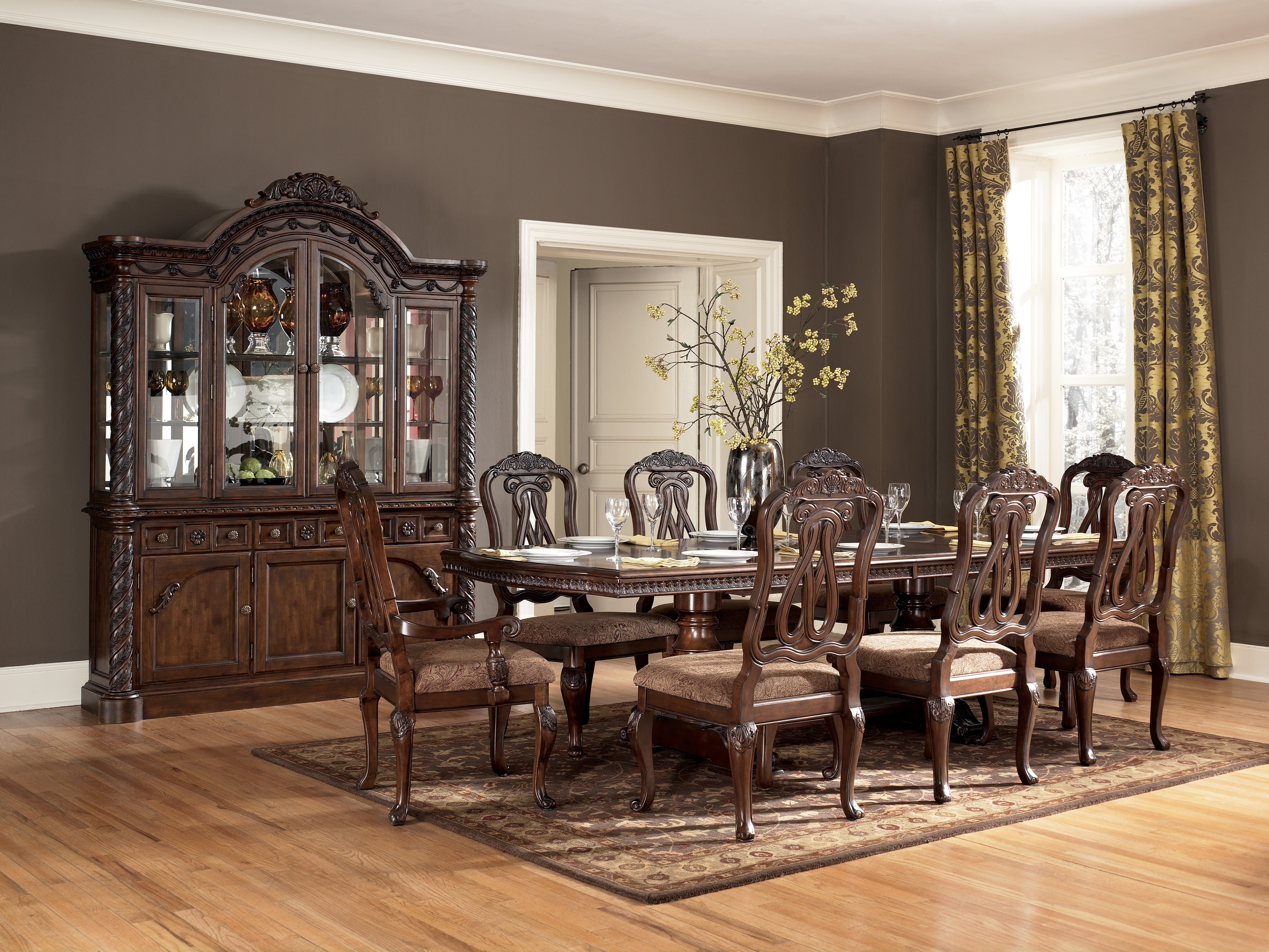 Formal Dining; Click Here!
