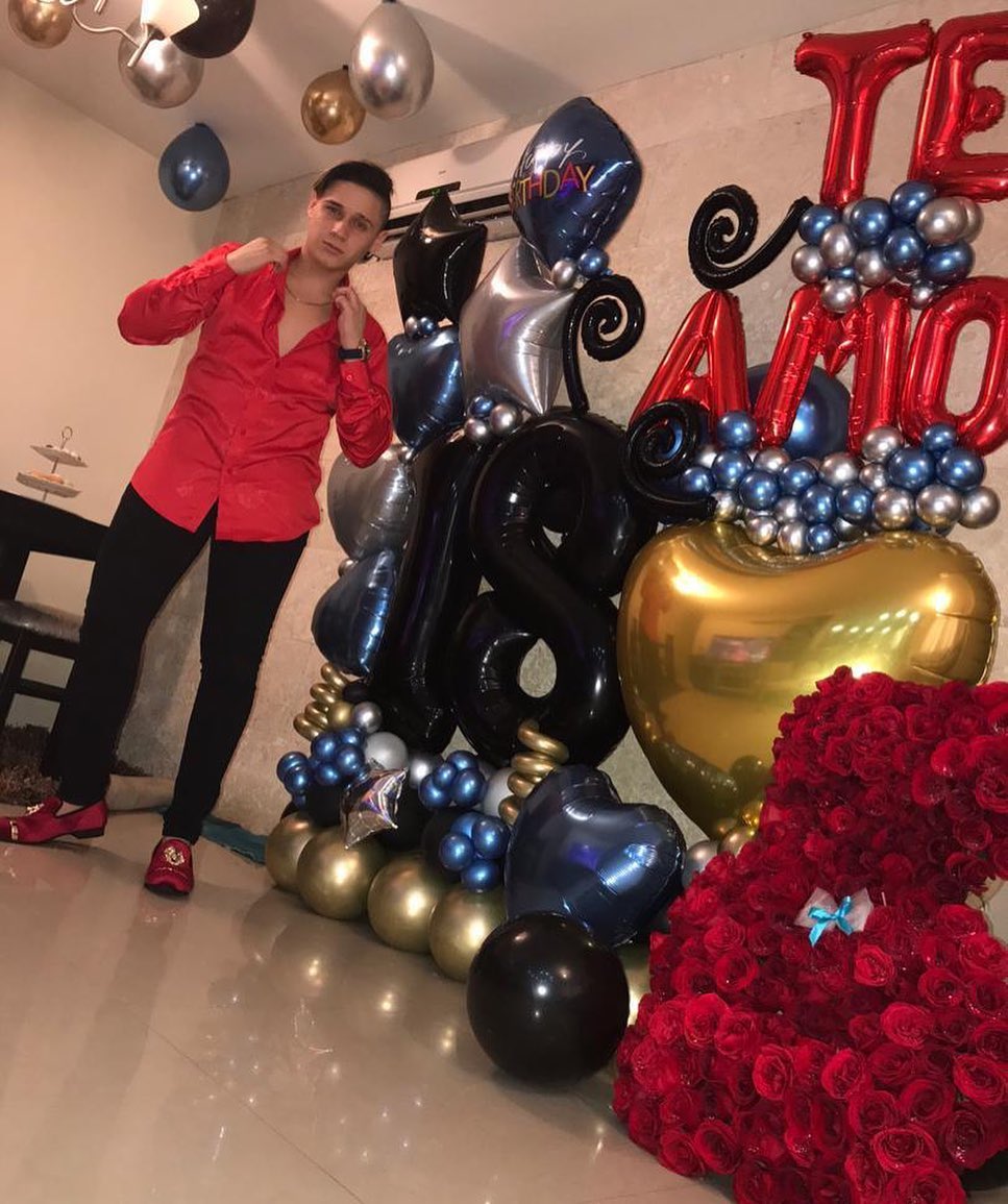 Colombia : 1111 Pesos
Venezuela : 11$
Negociable Segun Diseño