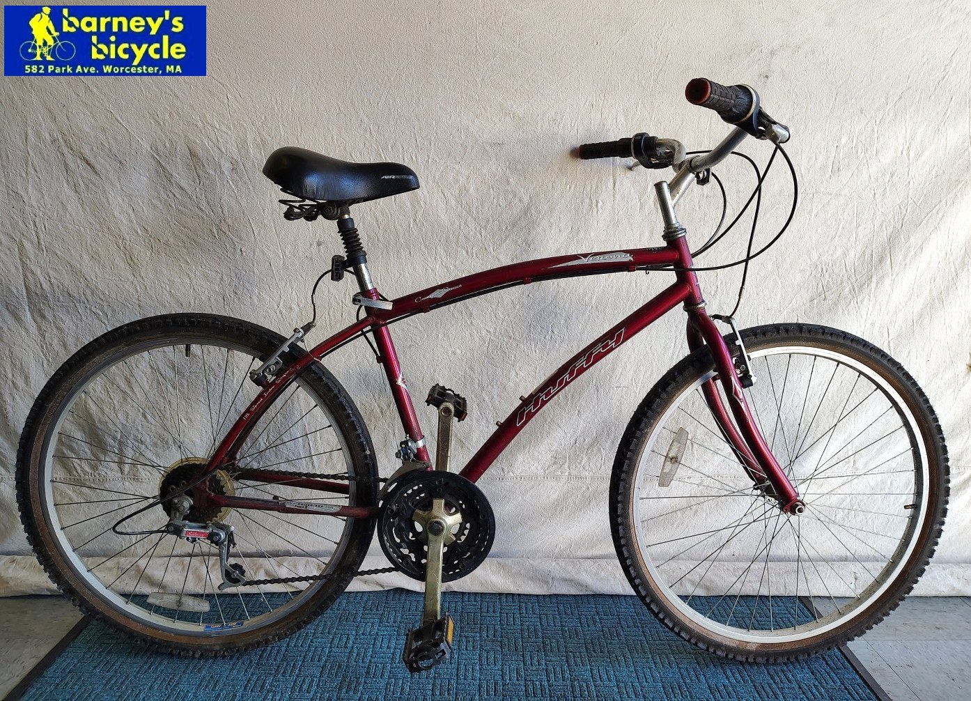 Huffy Verona
Frame Size: 17" MD / Rider Height: 5'6-5'9
Price: $129.00 (Professionally Tuned)