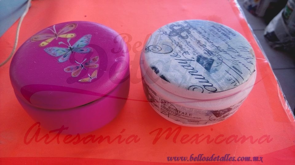 https://0201.nccdn.net/4_2/000/000/085/5a2/Alhajeros--rosa-con-mariposa-y-vintage-960x540.jpg
