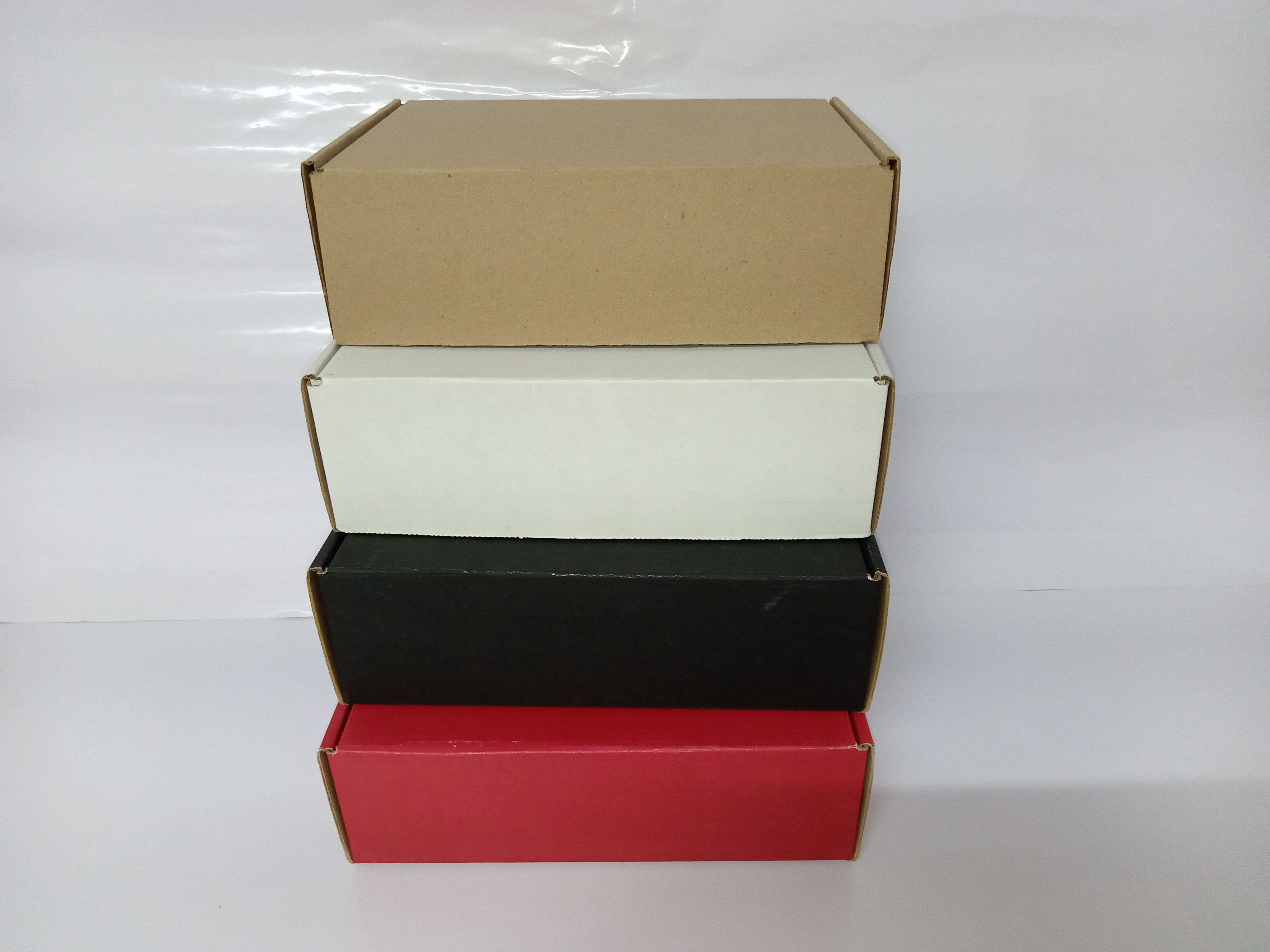 CAJA E-COMMERCE CHICA VARIEDAD DE COLORES
DIMENSIONES: 17cmX25cmX7cm
E-COMMERCE CHICA KRAFT
E-COMMERCE CHICA BLANCO
E-COMMERCE CHICA NEGRO
E-COMMERCE CHICA ROJO